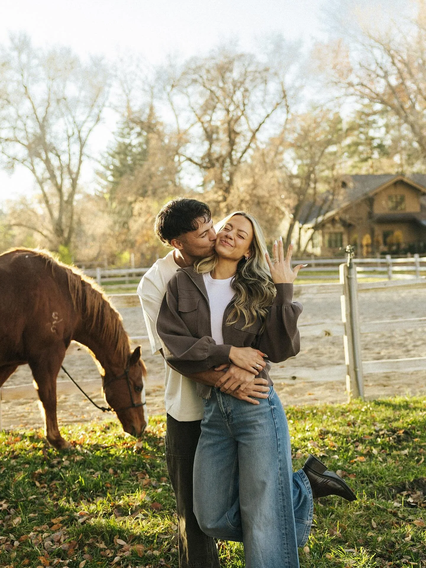 Part two of M + G 🐴🤎💋 When Mati asked if we could do their engagements with a horse, it was an immediate yes. I cannot wait for their wedding :,)))