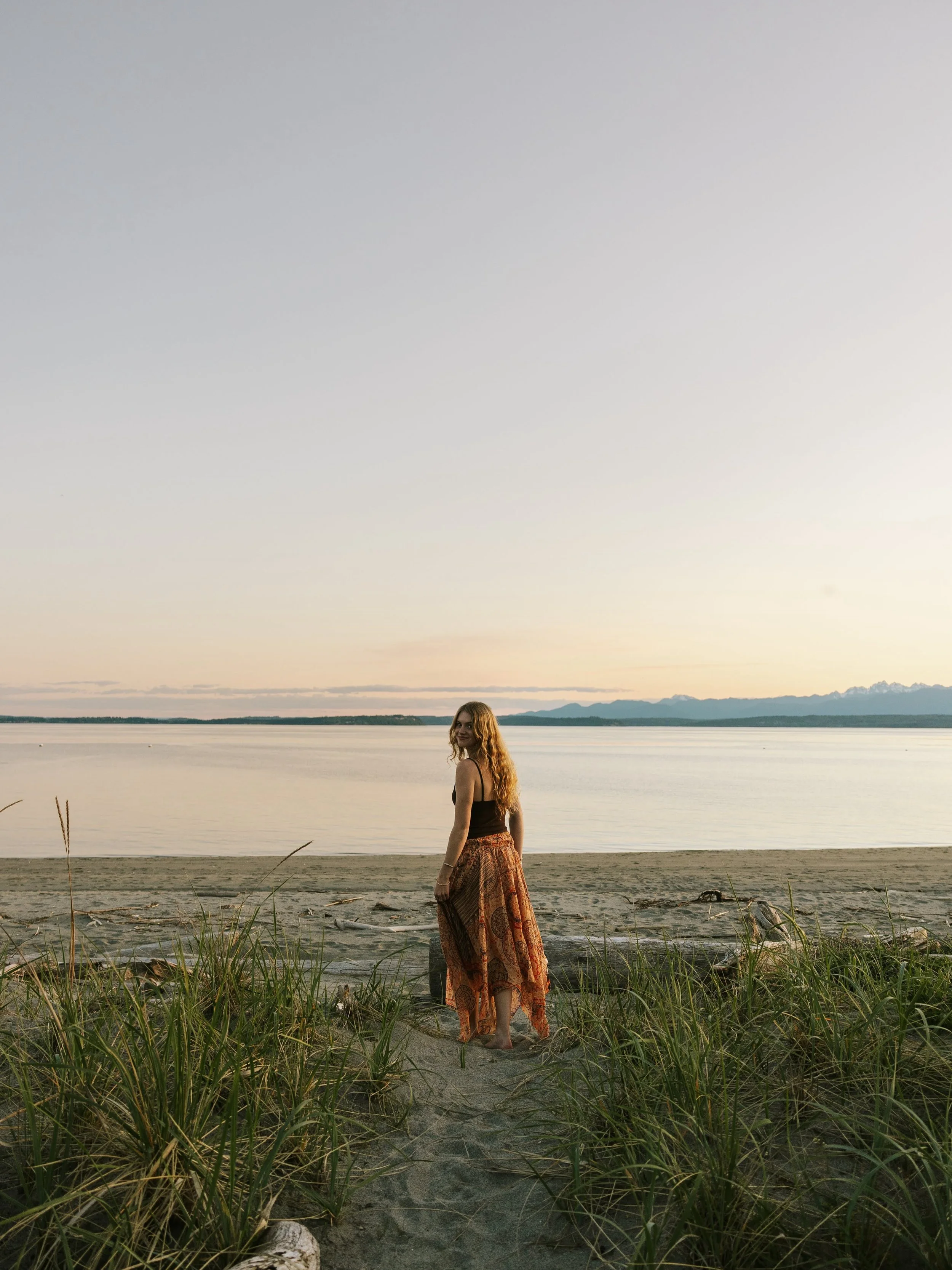 Stella&rsquo;s senior pics, on digital and film 🌅🌾🌊🎞️💌Washington is so magical