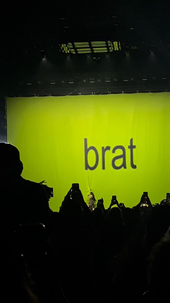 Powering Charli XCX sold out show at @theo2london last night!
@charli_xcx
#charlixcx #brat #bratsummer #o2 #o2arena #lifesaverpower #powerforall #powerforgood #phonecharger #powerbank