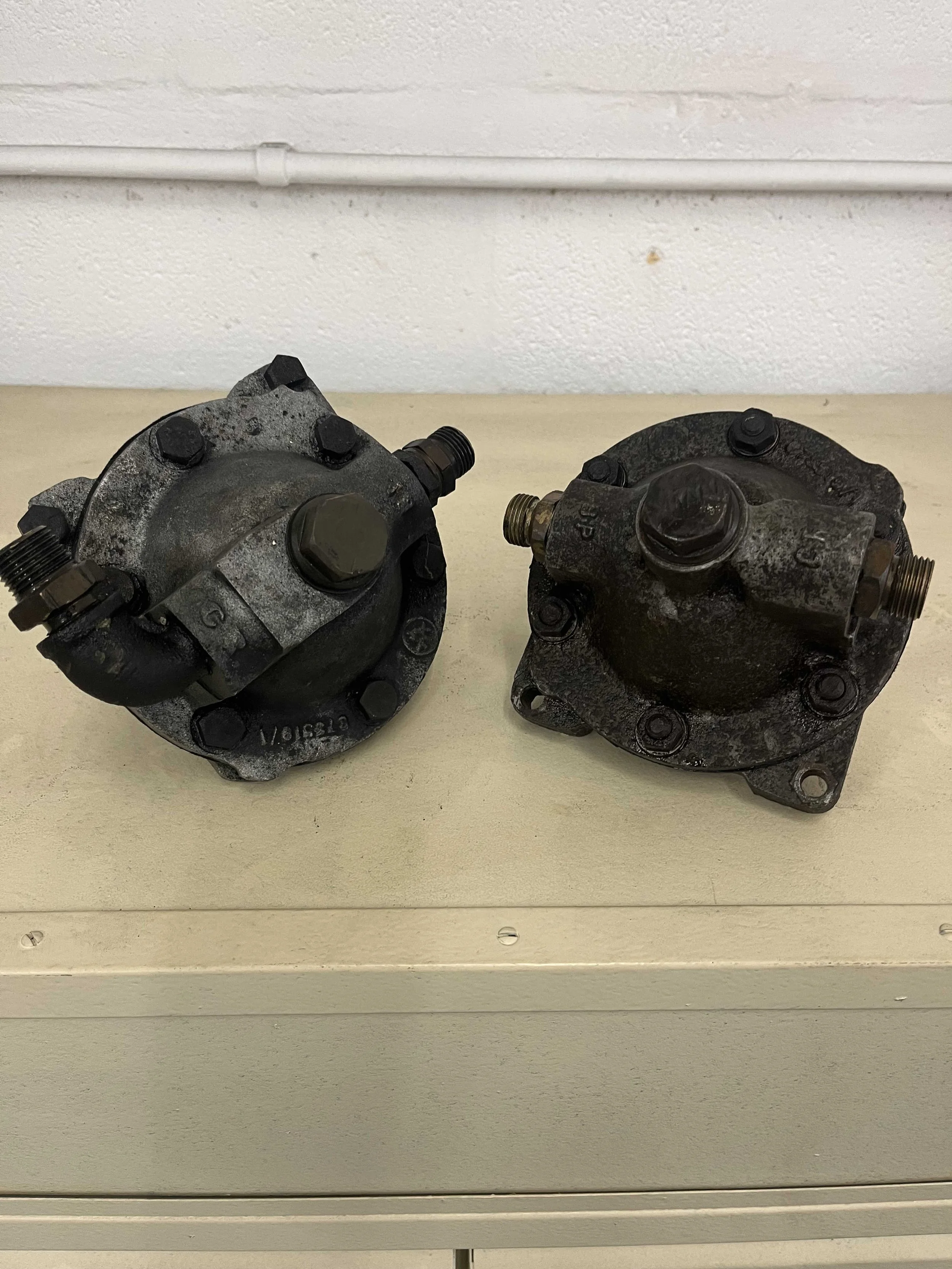 VACUUM VALVE