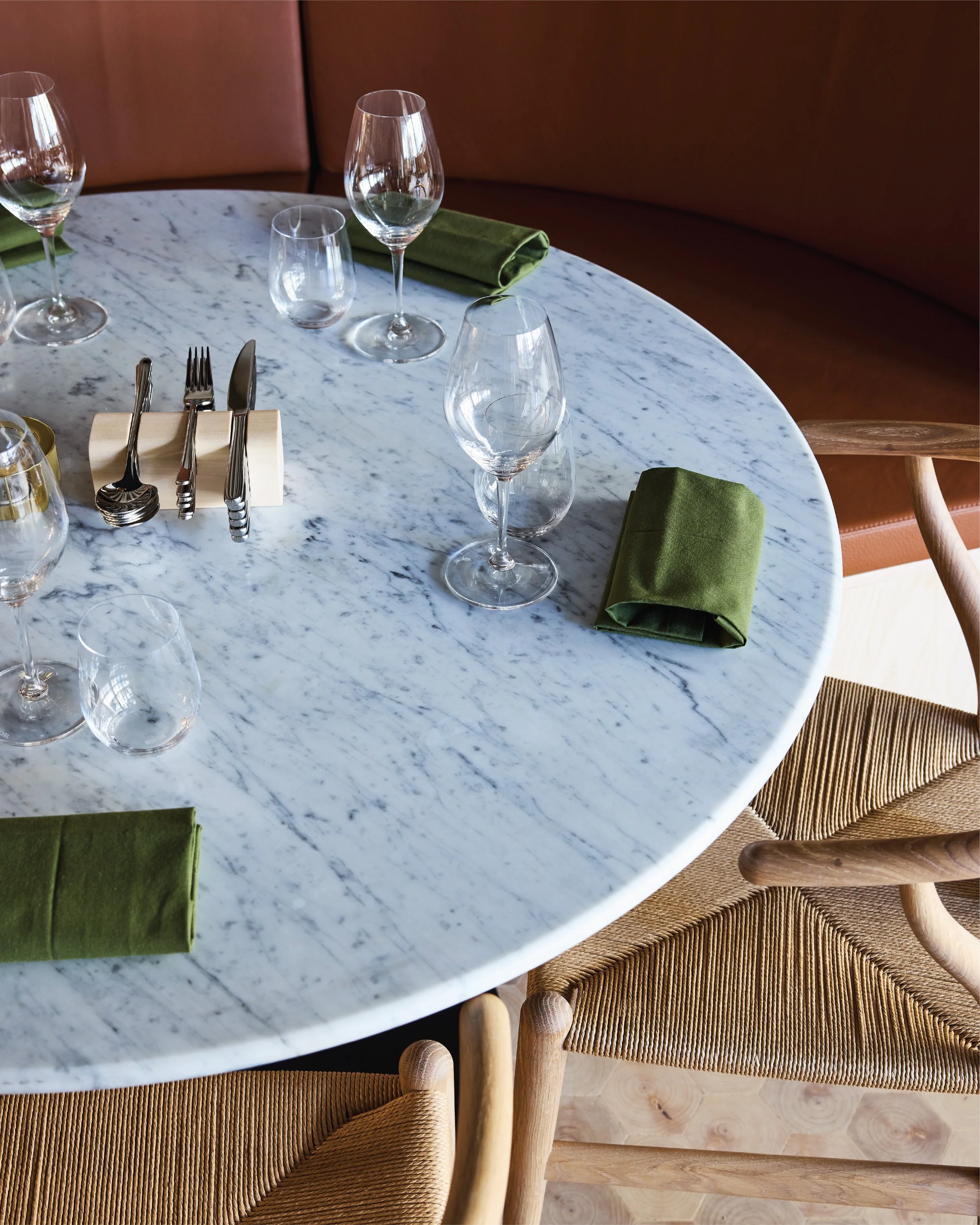 Marmorbord-östermalm-carl-hansson-son-restaurang-karlaplan-aristo-cuculo-uva-vinbar.jpg