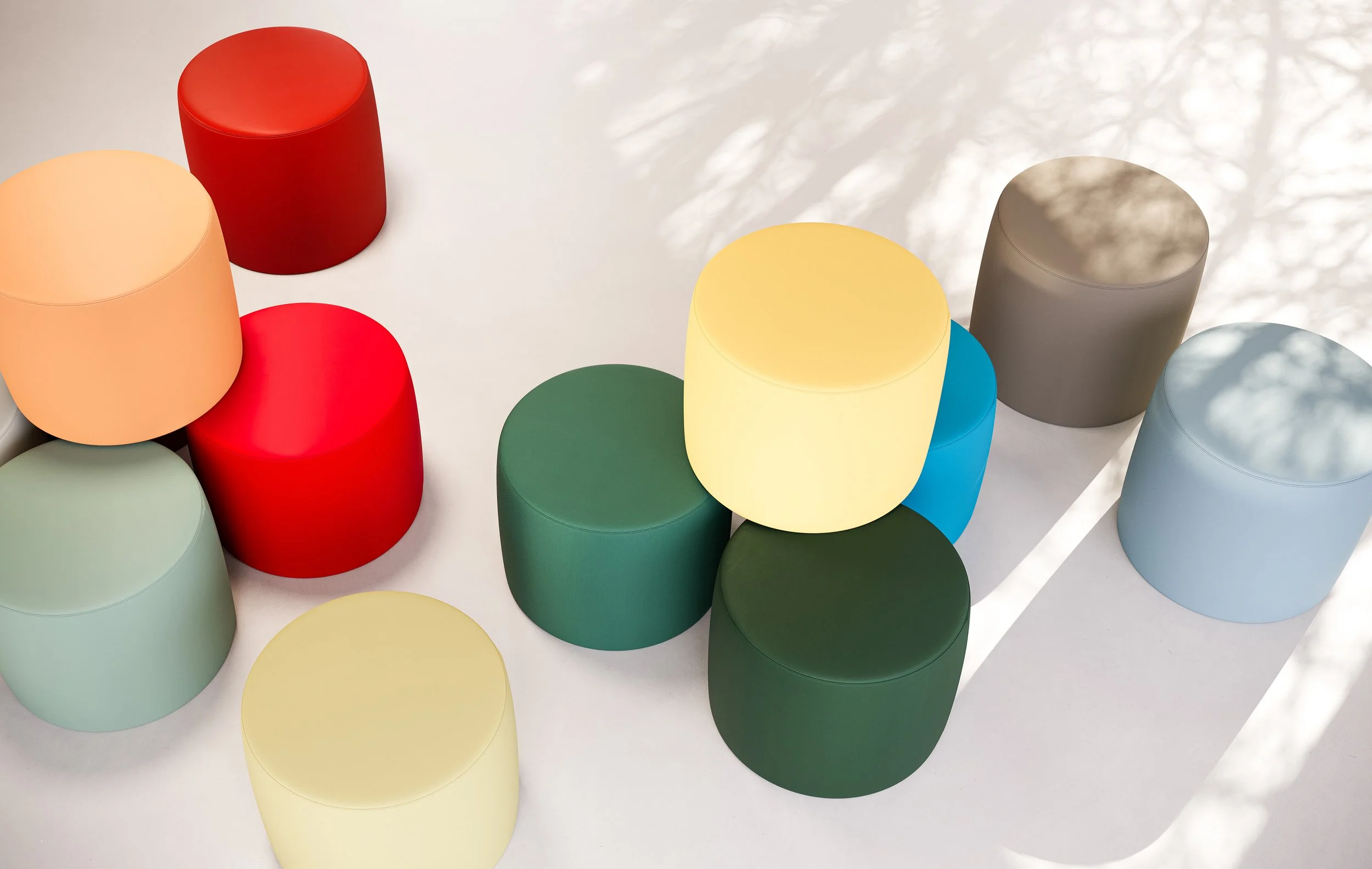 02_Silicone 2_Stucked_Poufs_Draft04_4K.jpg