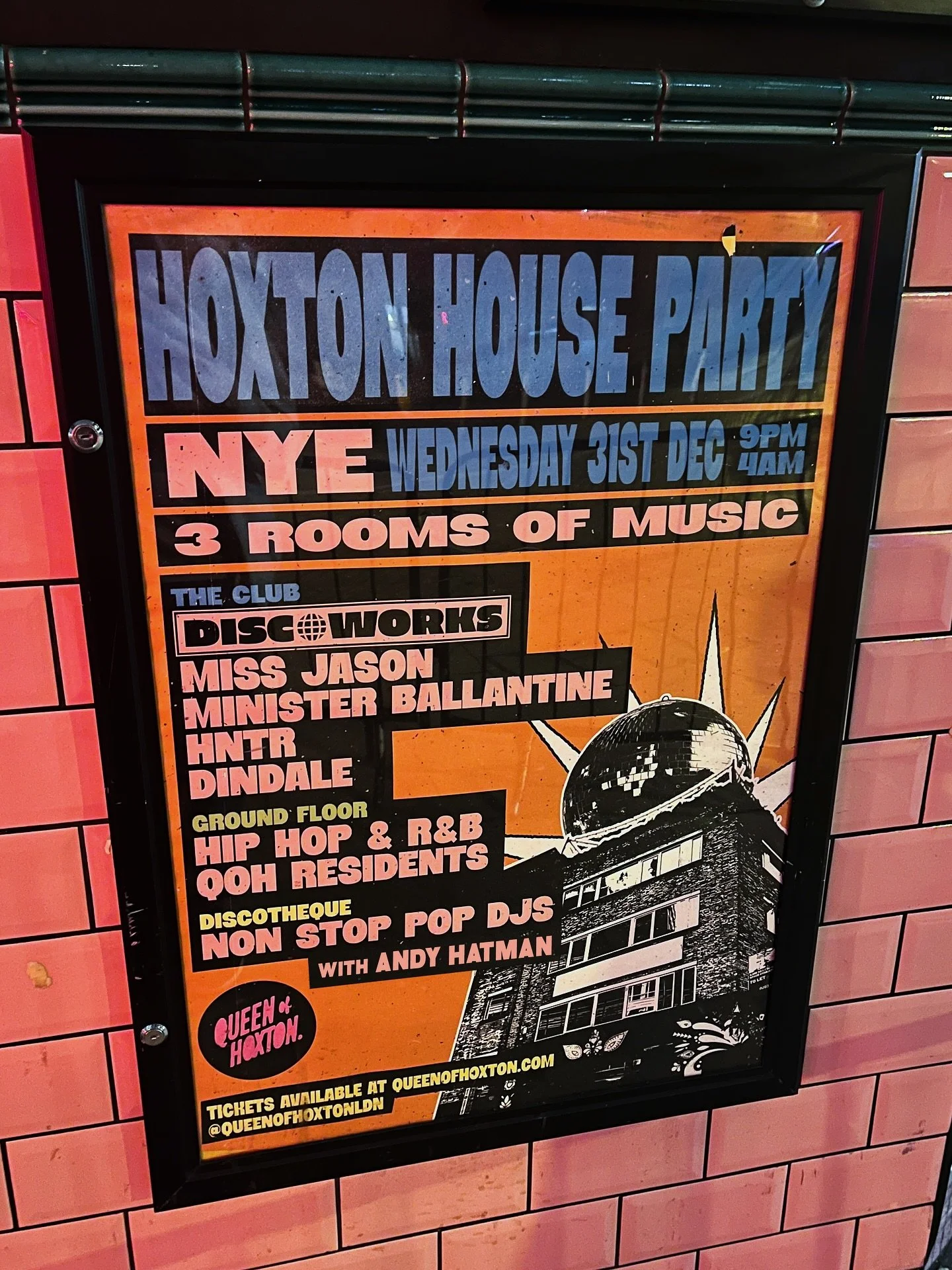 This NYE I&rsquo;ll be playing the pop &amp; party bangers at @queenofhoxtonldn.. for SOLD OUT fun times 👌🏻🕺🏼🥳

#nye #london #shoreditch #dj