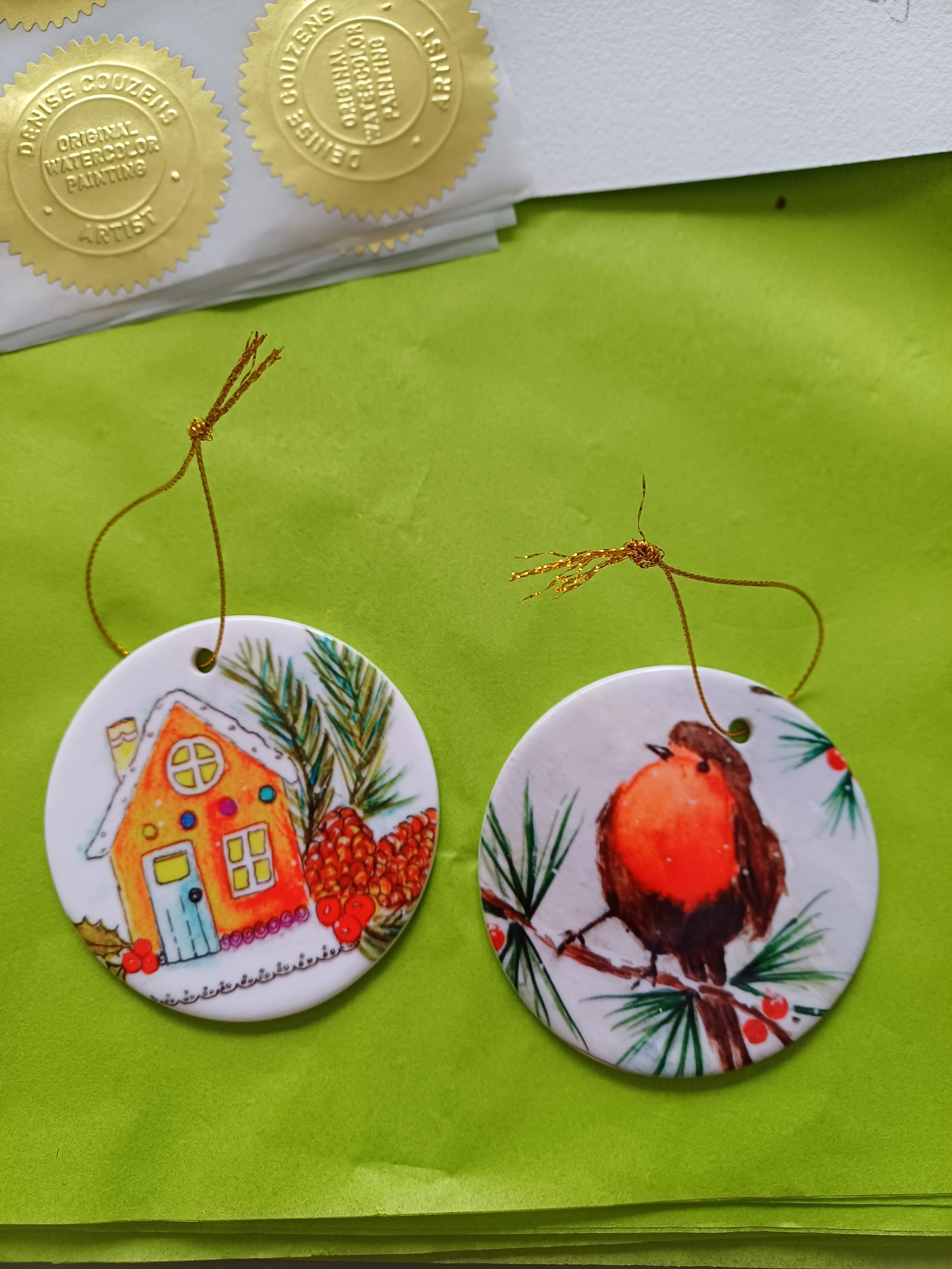 Art Print ceramic bauble (double sided)
Gingerbread house or Robin £8.00 each