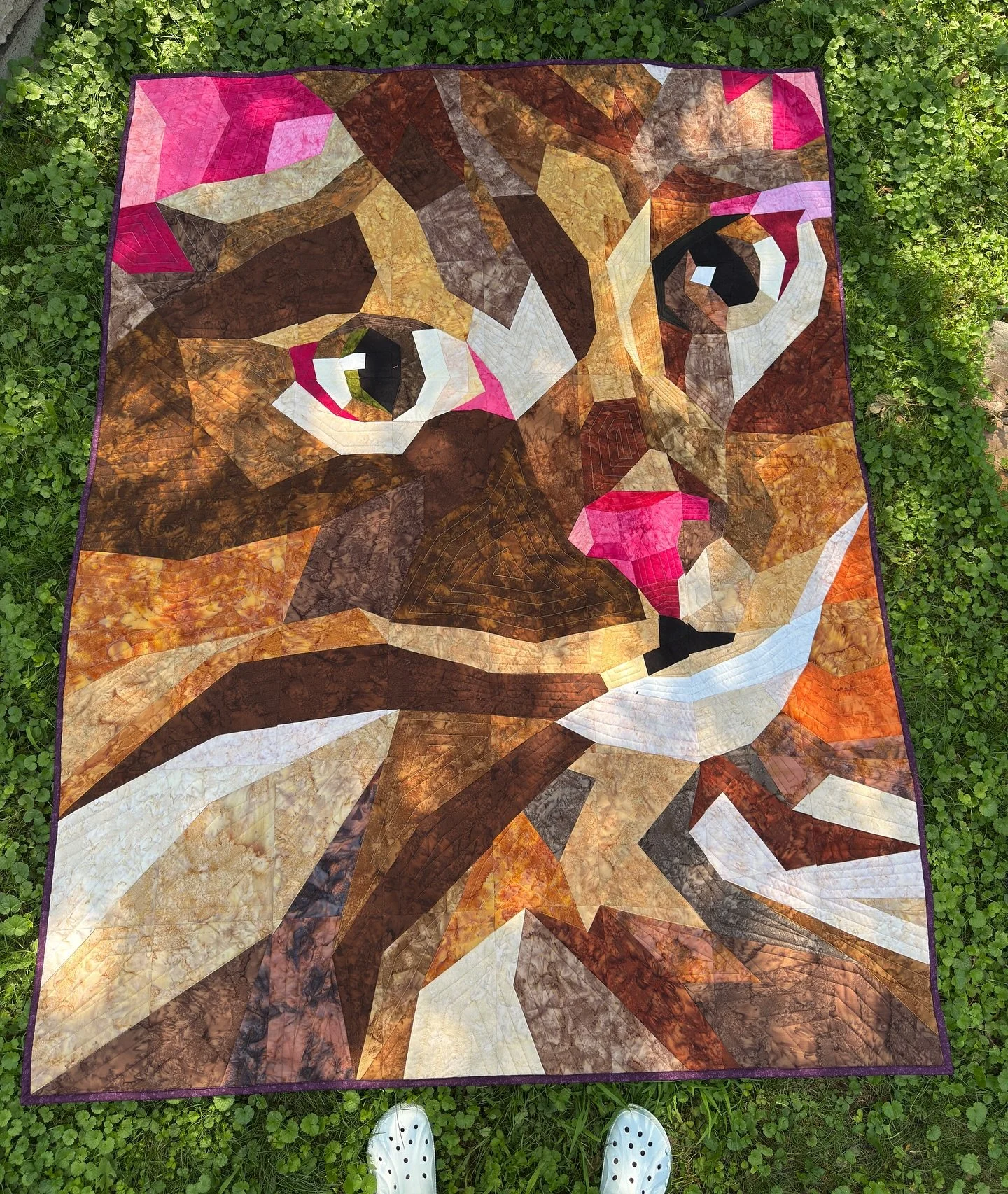My most recent client quilt is STUNNING! I&rsquo;m so thrilled she chose me to quilt this masterpiece. 

Looking for custom long arm services?? I&rsquo;m taking orders now! Drop off in person or via mail. Just fill out an interest form on my website!
