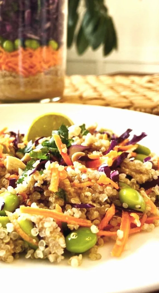 Grab-N-Go%252BPeanut%252BCrunch%252BSalad%252Bin%252Ba%252BJar%252B%252528plate%252B%252526%252Bjar%252529.jpg
