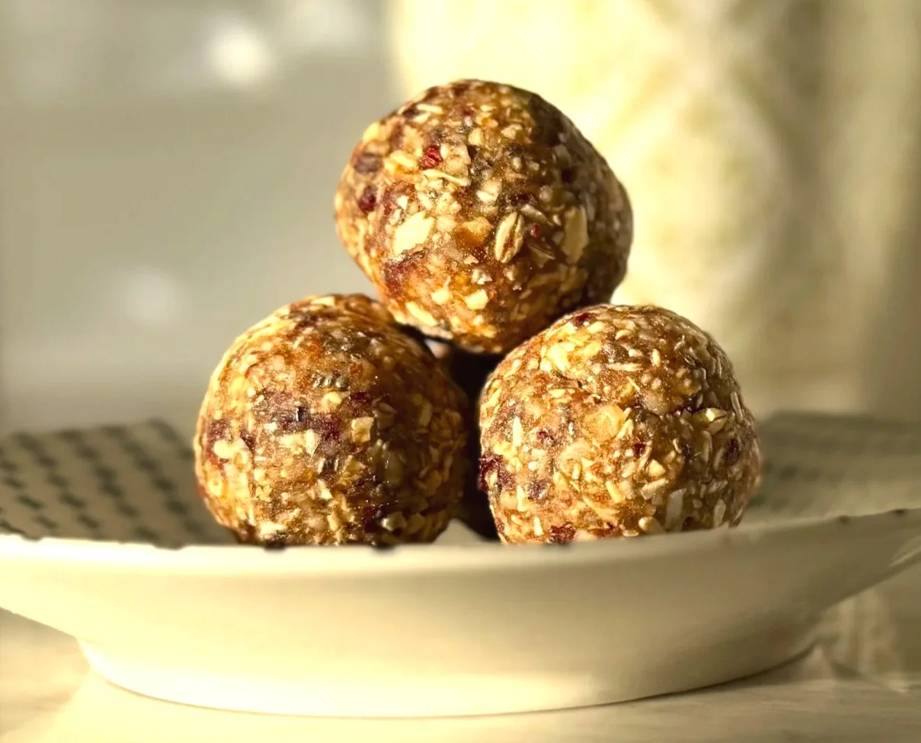 Energy+Balls+-+Cranberry+Orange+Energy+Bites.jpg