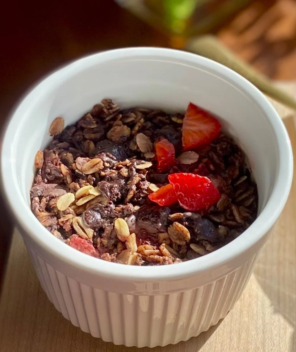 Chocolate Strawberry Baked Oatmeal Bowl