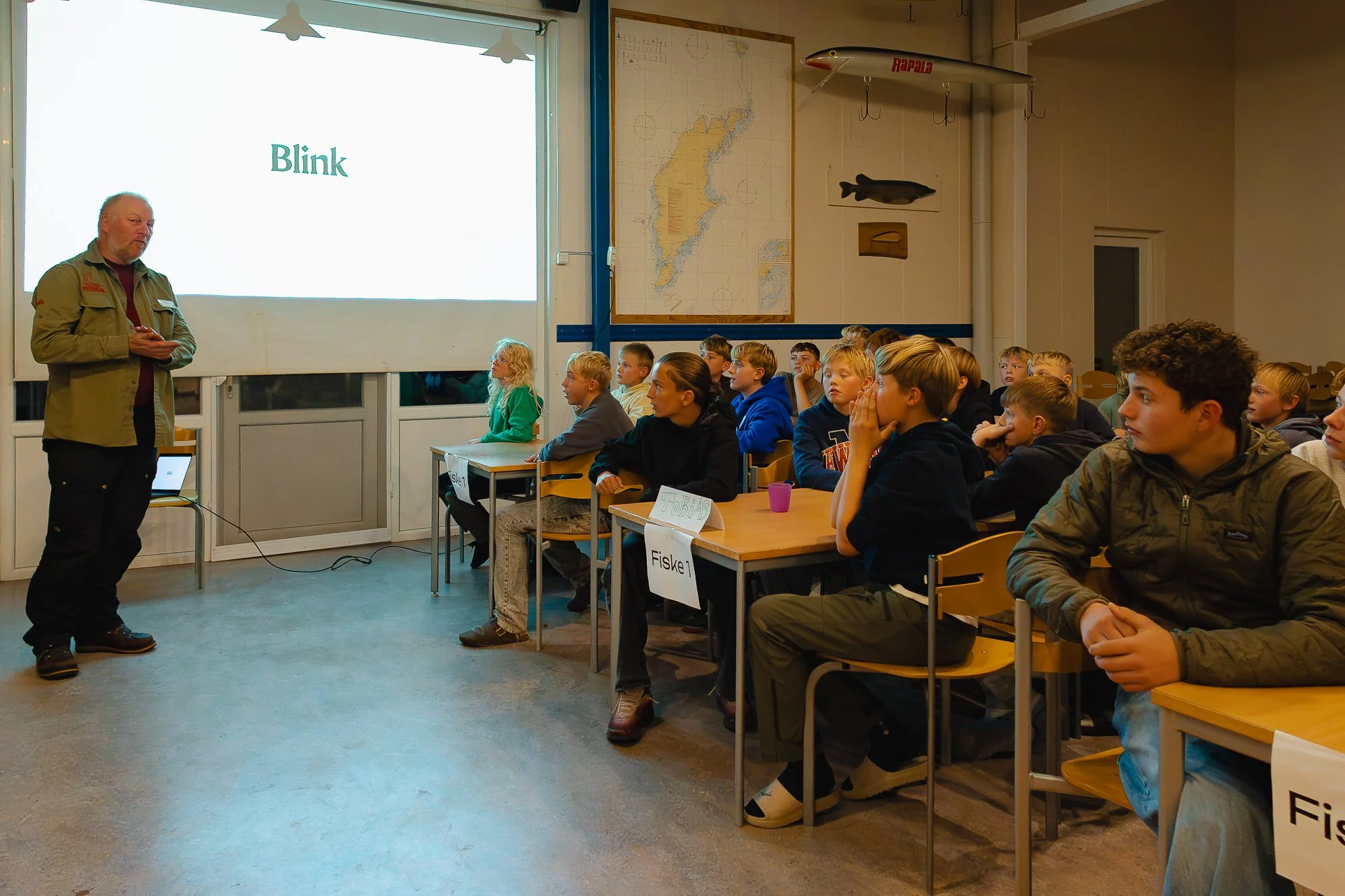 251013-18_FAKUgen_2000px-3261.jpg