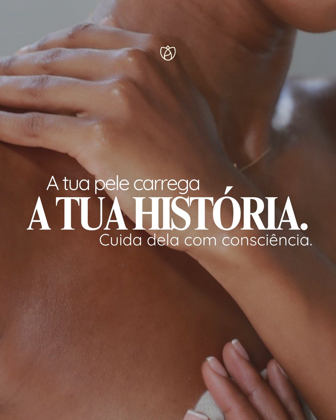 Mar&ccedil;o combina contigo, mulher. 🌿🖤

Com a tua for&ccedil;a que n&atilde;o pede licen&ccedil;a.
Com a tua suavidade que &eacute; tamb&eacute;m coragem.
Com o teu ritmo  acelerado ou lento  que &eacute; sempre teu.
Este m&ecirc;s, a Muala camin