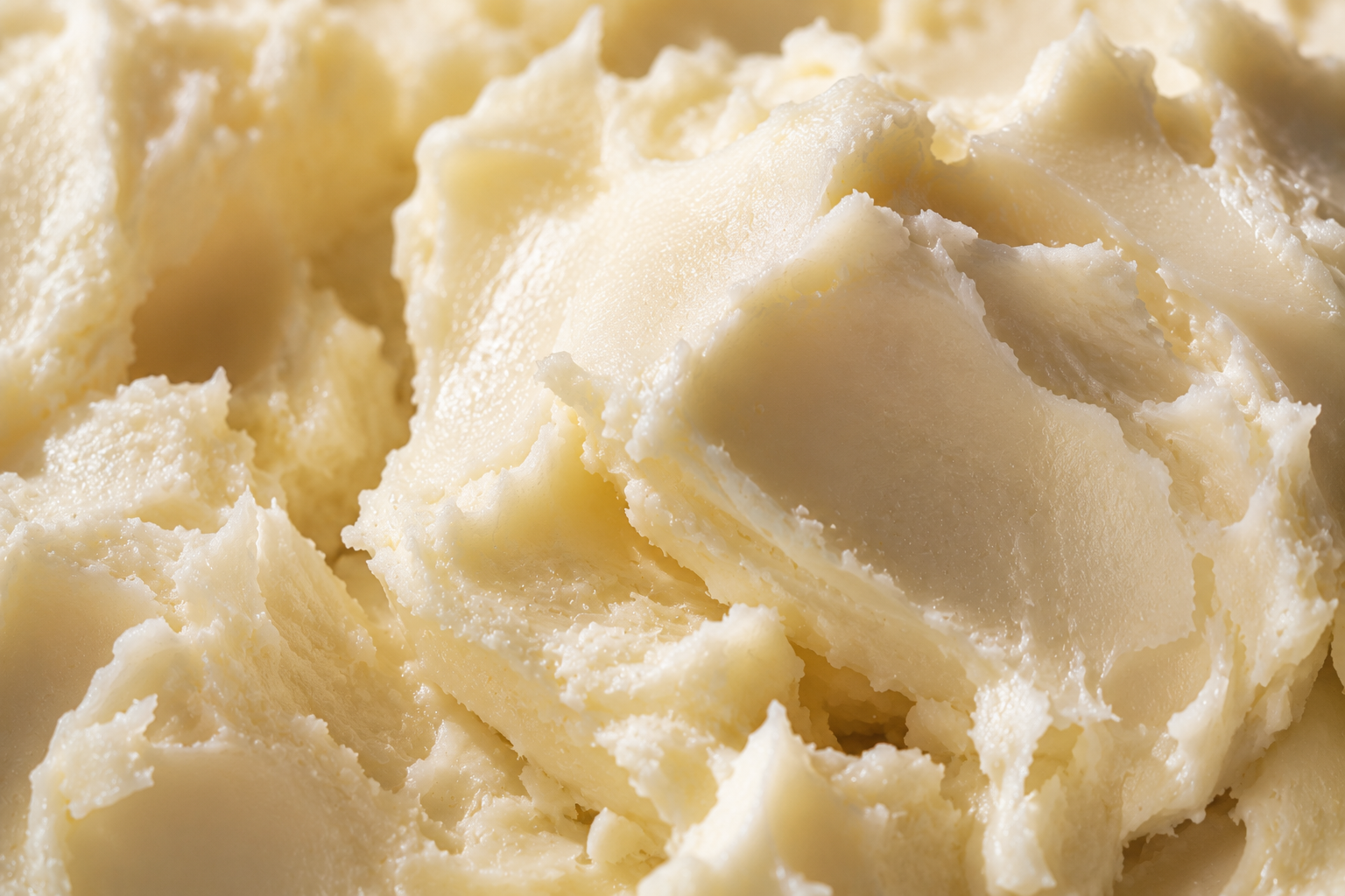 SHEA BUTTER
Rich in vitamins and essential fatty acids, Shea Butter deeply nourishes, protects, and restores dry skin.