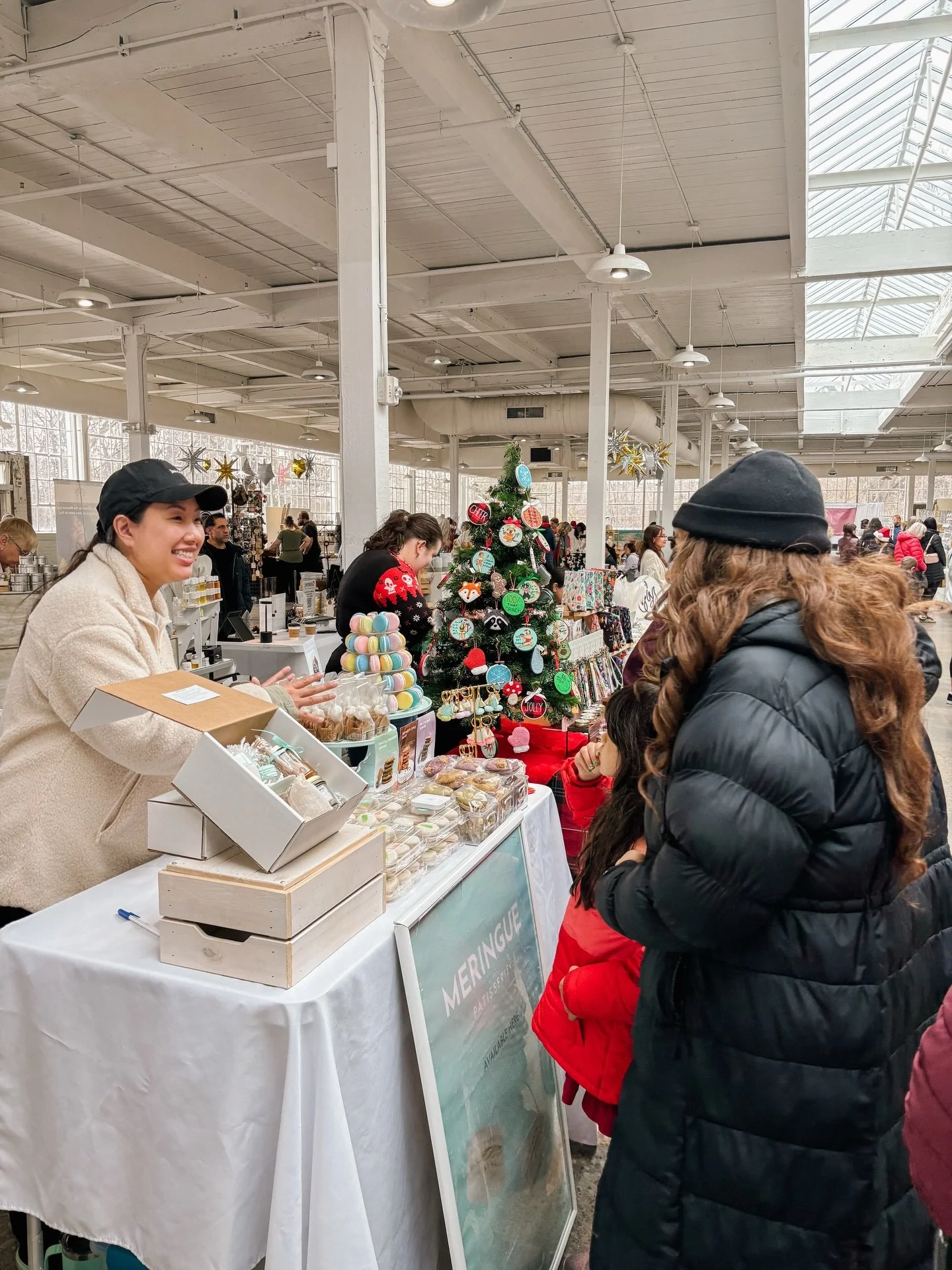 the hello happy maker fam showing up and showing off, just the way we like it! 💛

A few spots left for our Happy Spring show! 🌷