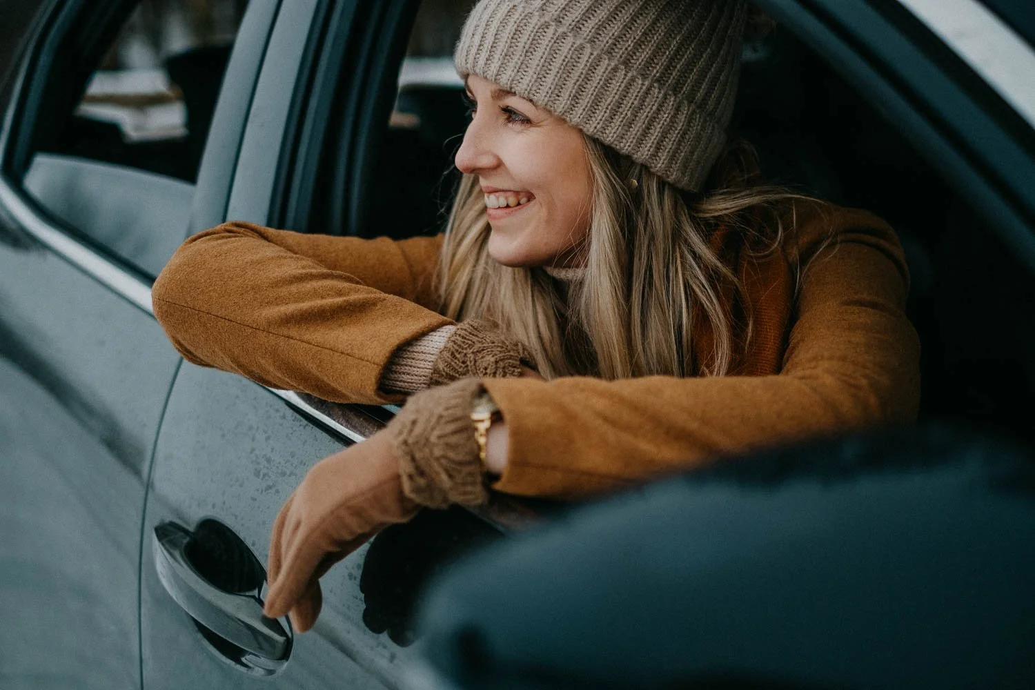 Predsvatebni-parove-foceni-zimni-laska-akcni-auto-peugeot-rande-pavel-rybnicek-trebic-vysocina-jihlava-brno-fotograf-00005.jpg
