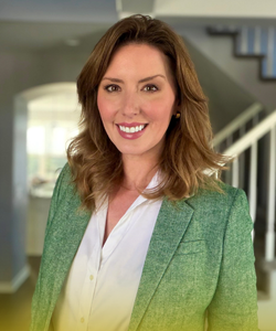 Meet the Messenger: Emily Poeschl