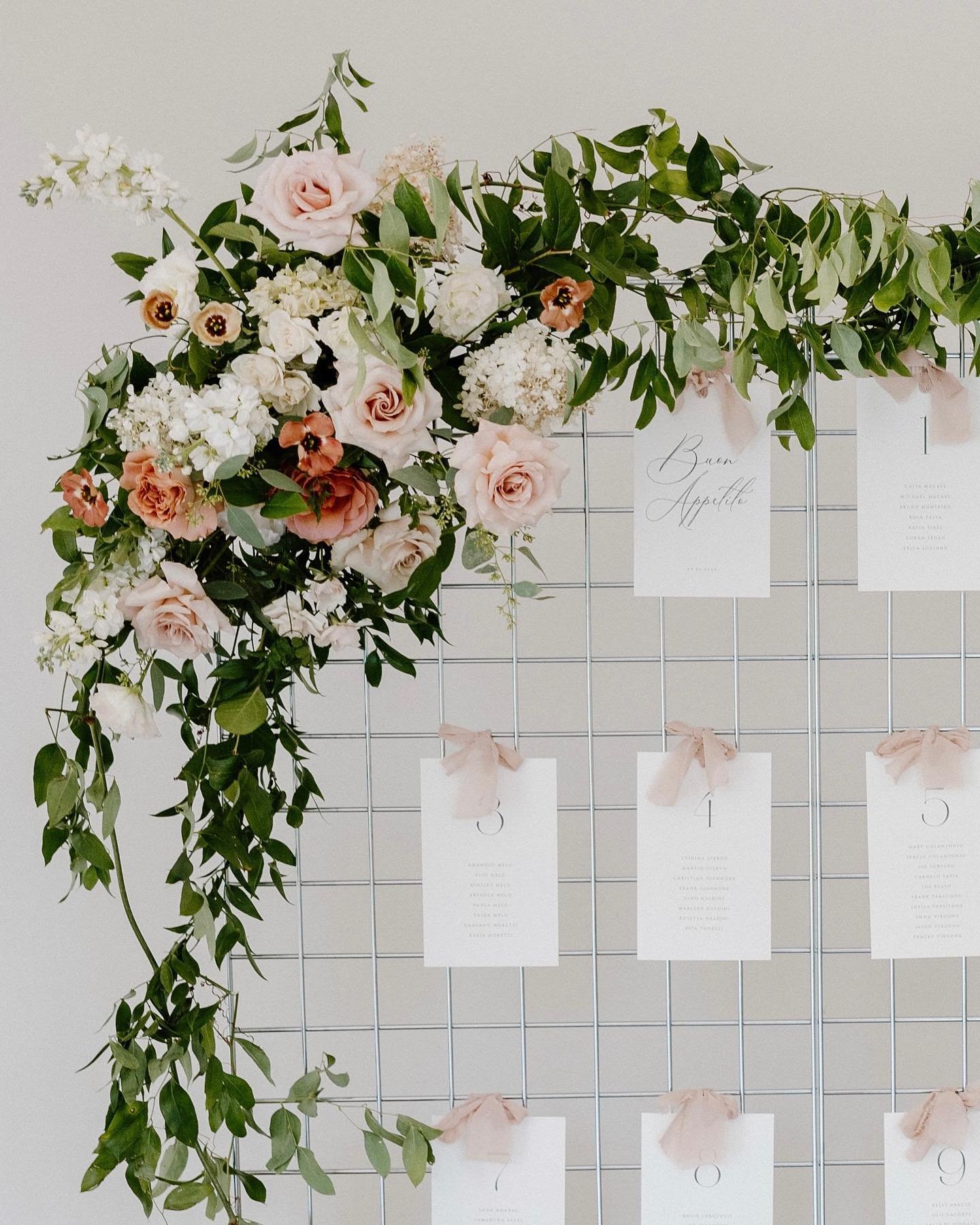 Thrilled to unveil the highlights of K &amp; A&rsquo;s wedding, infused with the essence of Italian romance. Let&rsquo;s begin with their stunning seating chart arrangement: soft cotton papers adorned with chiffon bows guide guests to their seats, th