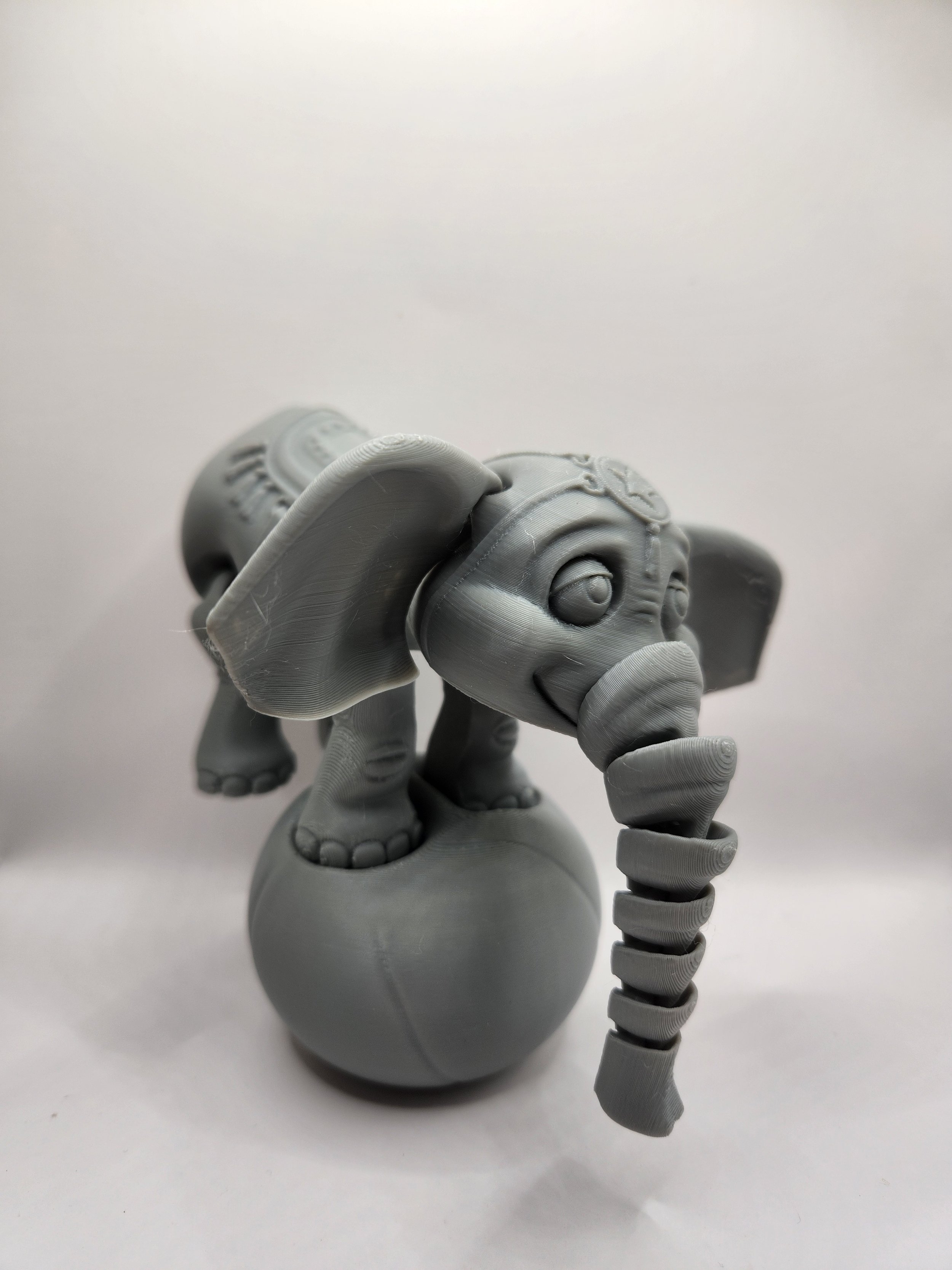 Elephant w: ball gray.jpg