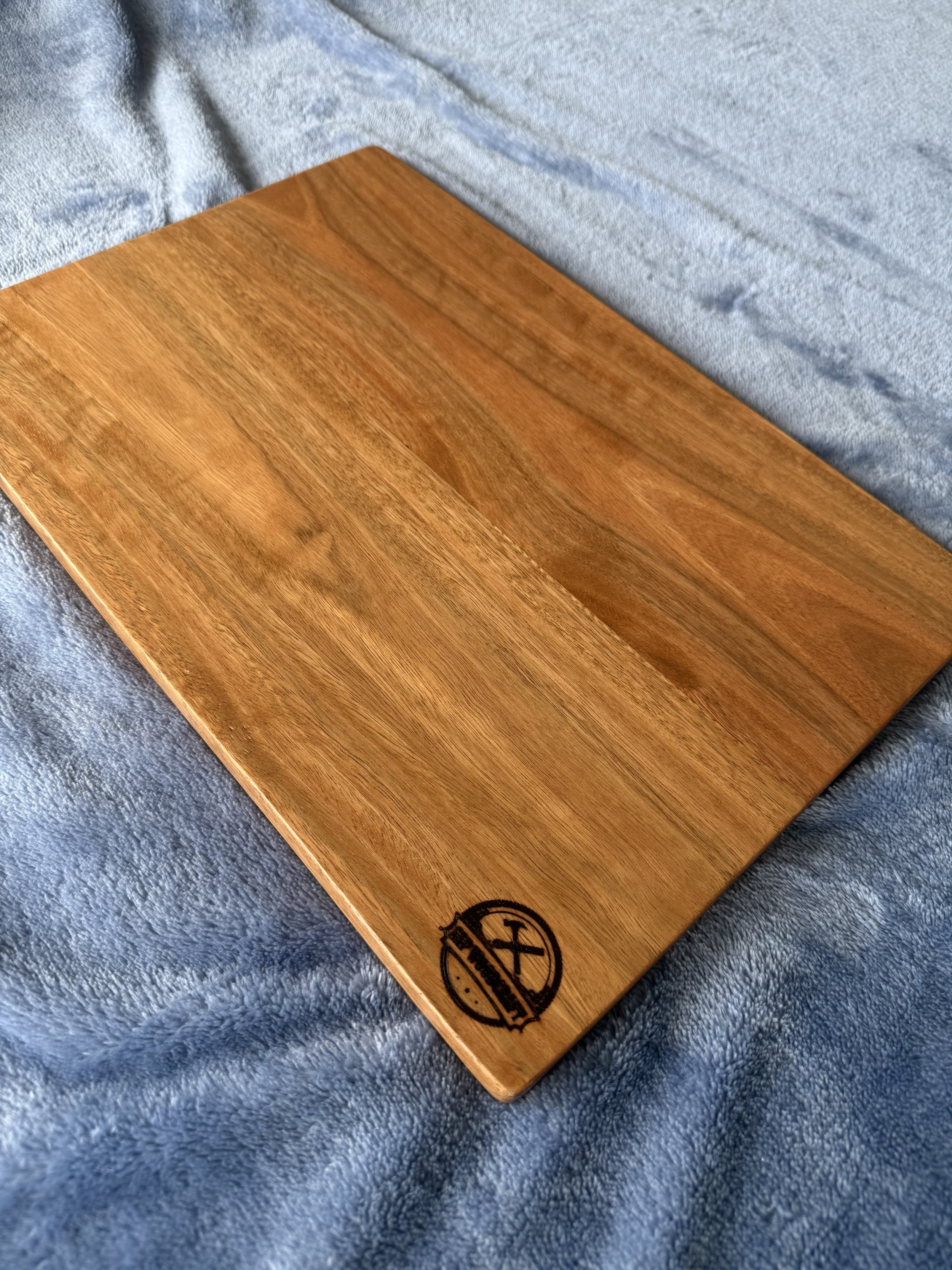 Spotted Gum Chopping Board Thin 3.jpeg