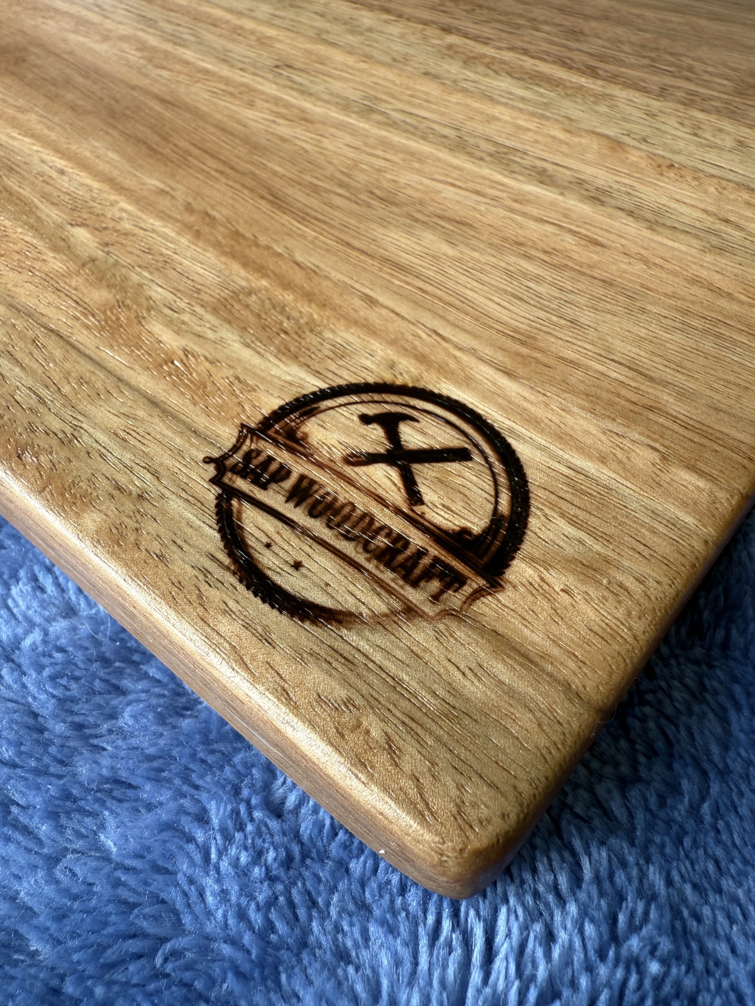 Spotted Gum Chopping Board Thin 12.jpeg