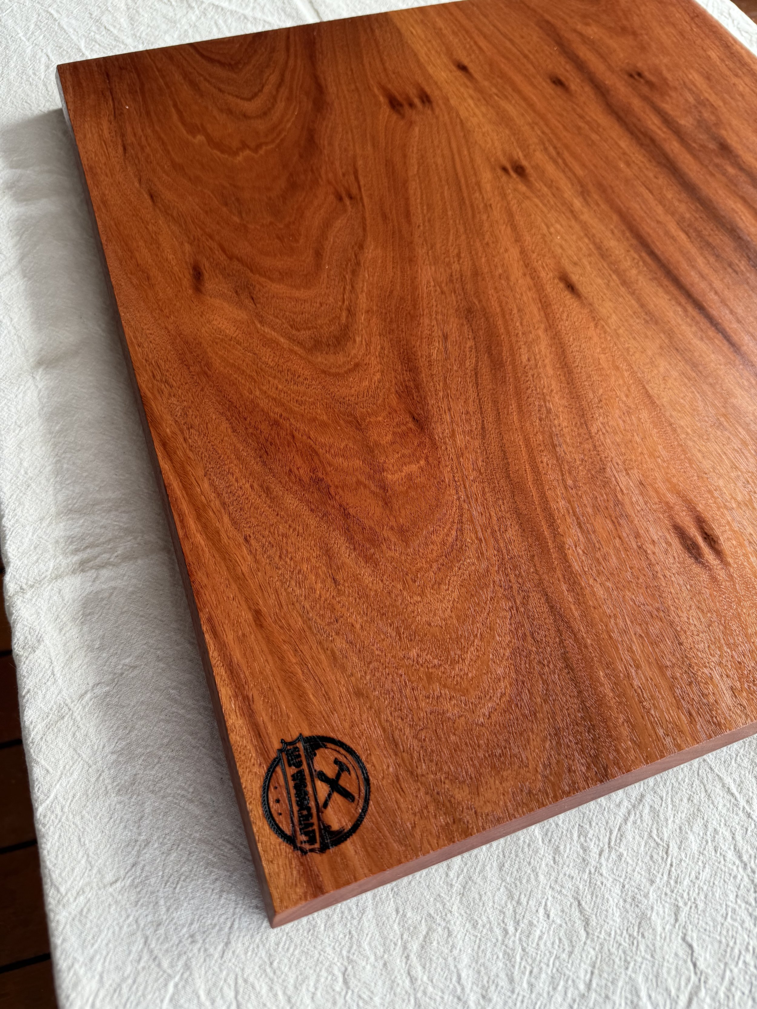 ironbark chopping board 4.jpeg