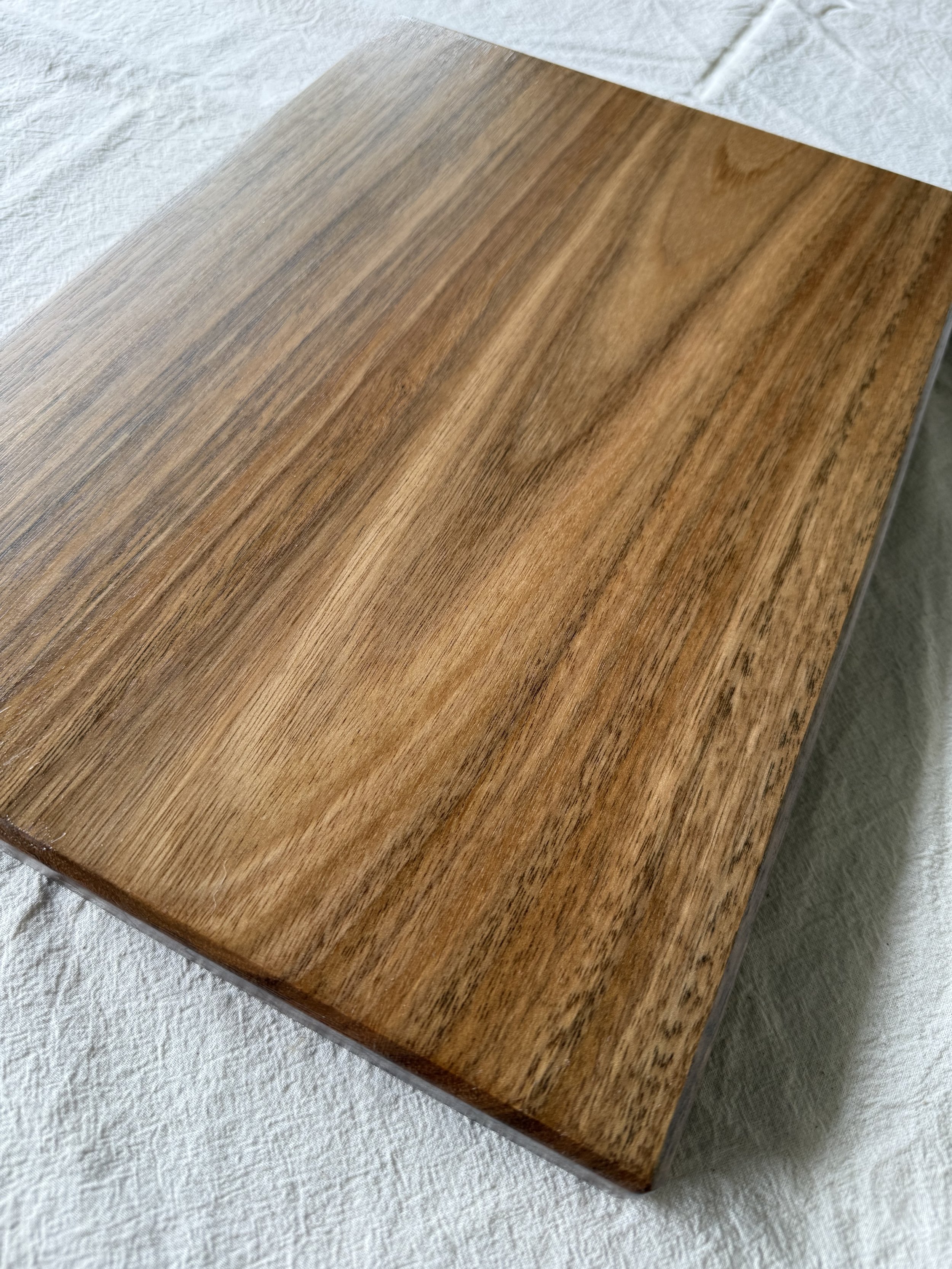 Spotted Gum Face Grain Chopping Board 4.jpeg