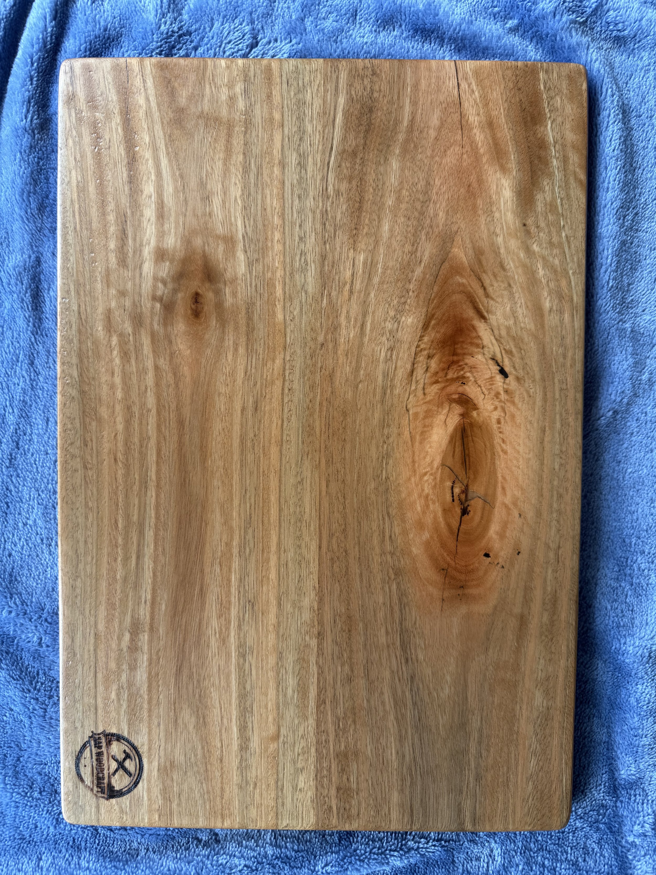Spotted Gum Chopping Board Thin 4.jpeg