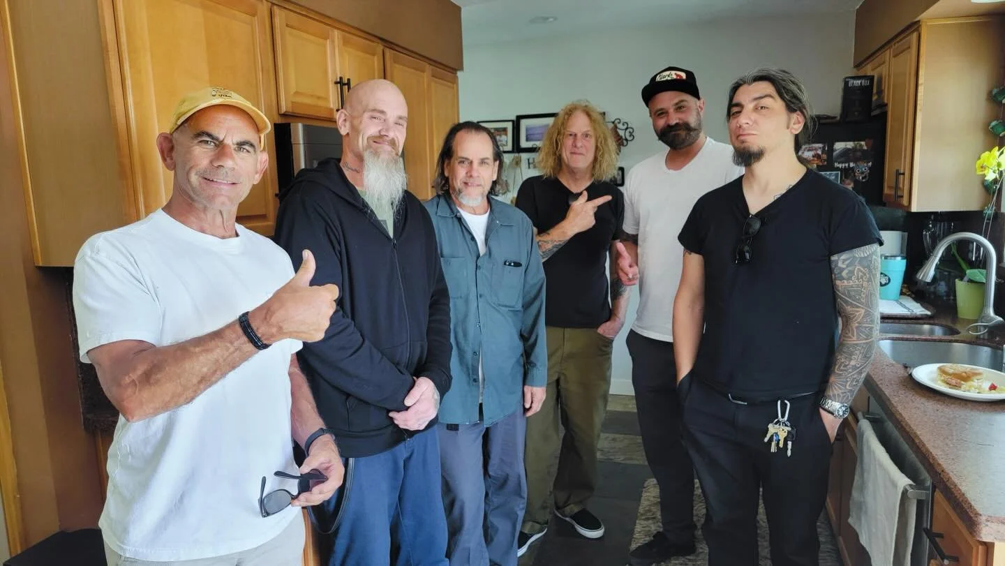 Afternoon family hang is a good way to start the week. Safe travels! @blastbandca