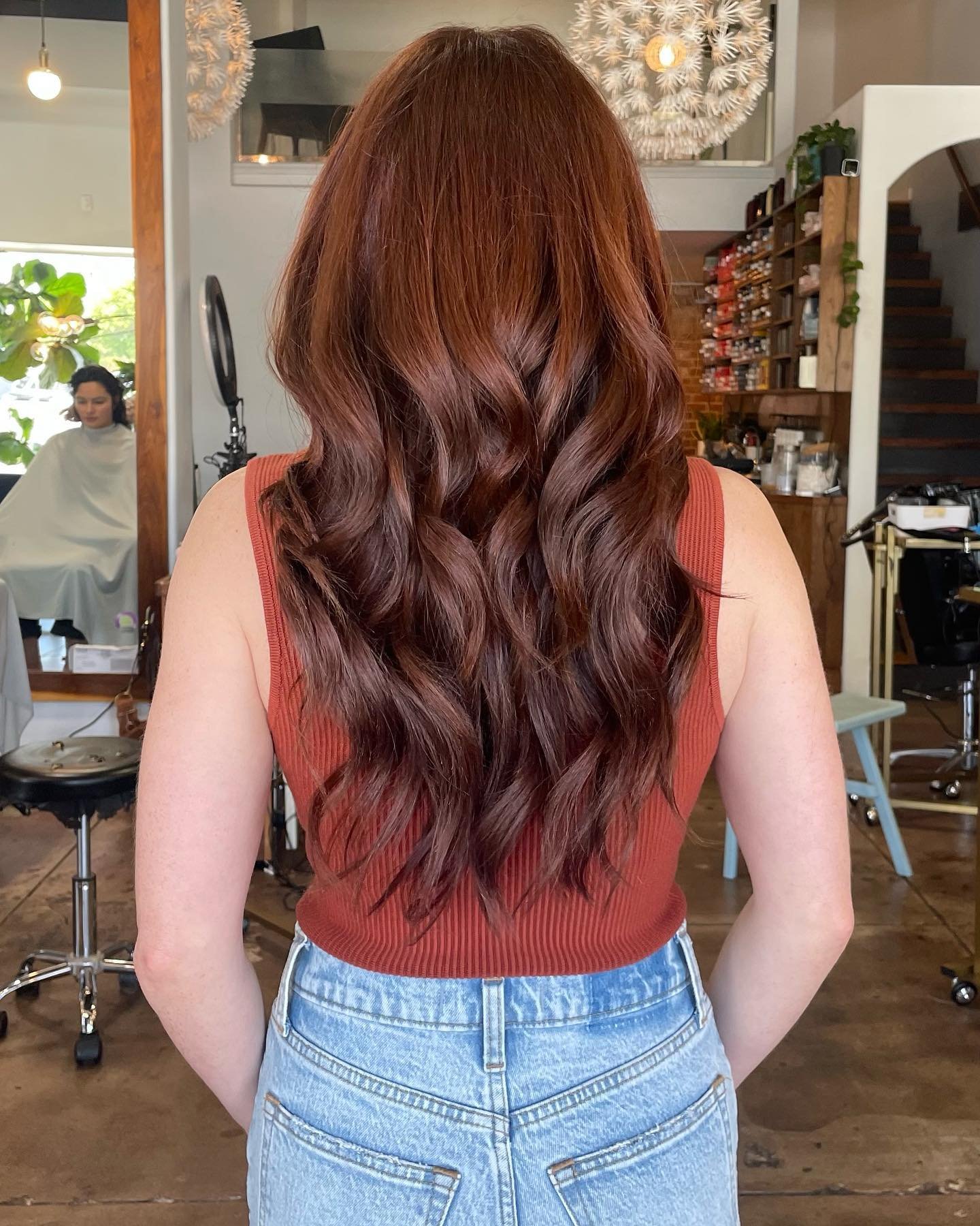 Do you want fuller, healthier looking hair? Pair our 2.5 hour @vegetalement color service with your desired length of @bellamihairpro extensions. ✂️✨🎀

Stunning client @emilysoninsta ❤️
Hair by @jaimiebransonhair 
#thepowderroomla #hollywoodhairstyl
