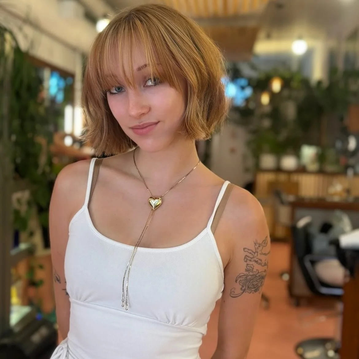Turning heads with a fresh new bob! ✨ Check out this stunning transformation and book your appointment to get the look everyone&rsquo;s talking about. 💋

Hair by mother @jaimiebransonhair @thepowderroomla 

#thepowderroomla #losangeleshairstylist #h