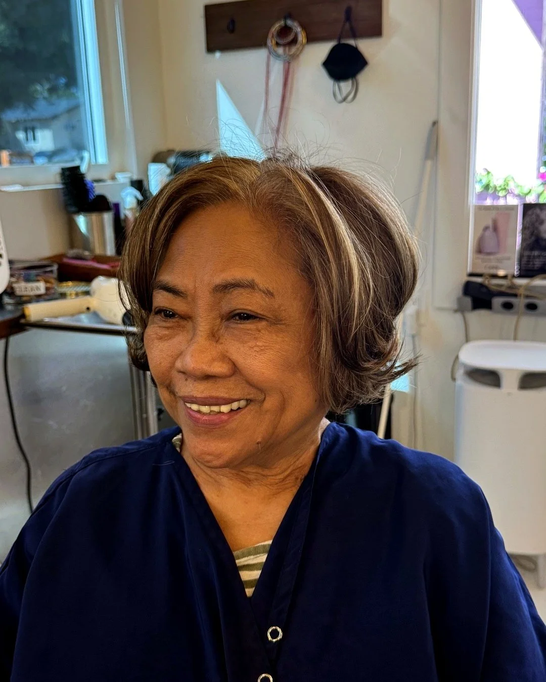 Our incredible, amazing neighbor Vangie 💛 She came in for a 1.5 color service with gray blending + bombshell blowout &mdash; because she's gotta keep it sexy on the block 😘

#lahairsalon #nontoxichair #organiccolor #blowout #highlandparkla #Hairbyj