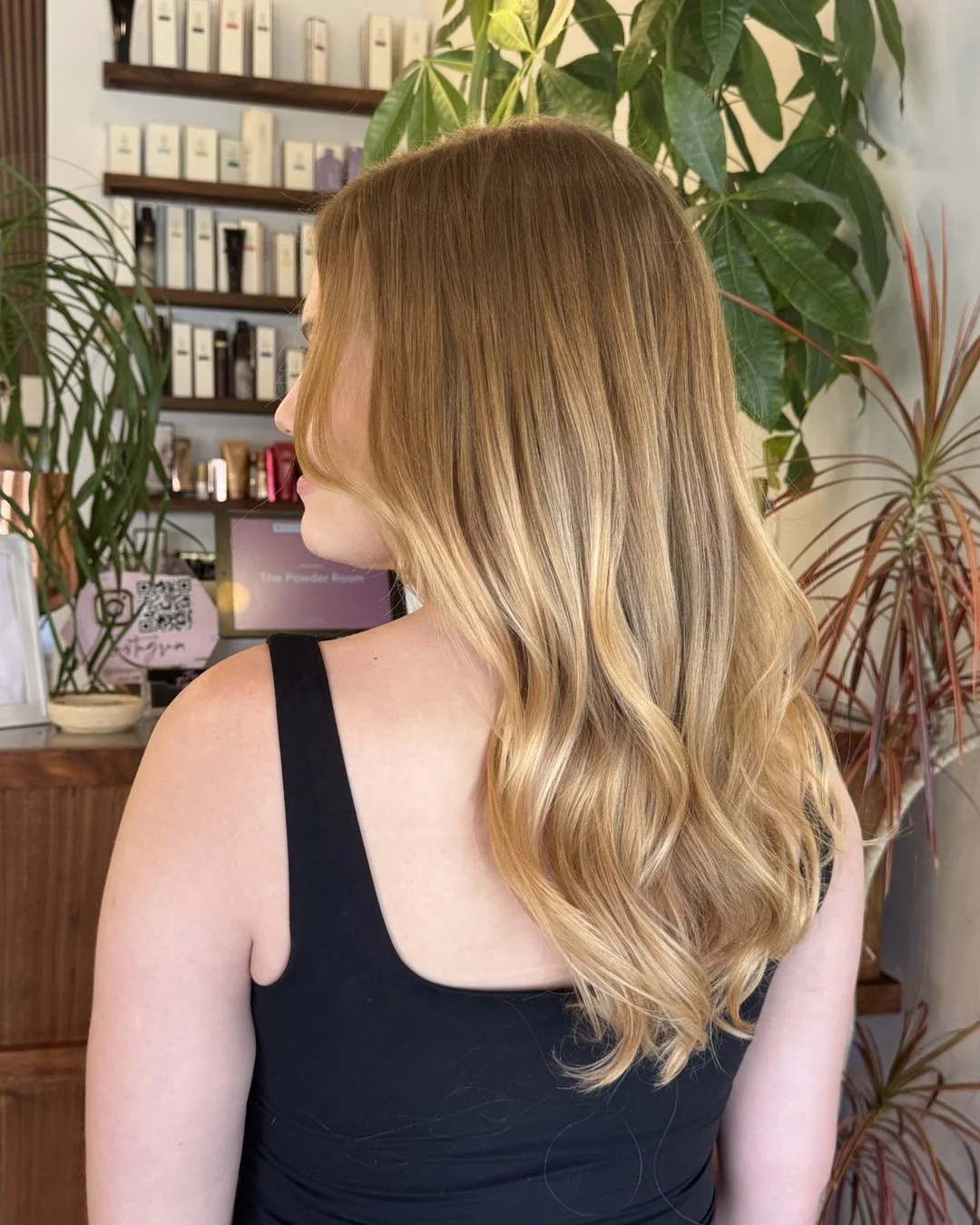 Golden blonde, perfected ✨ Olivia came in for the ultimate glow up &mdash; rich, radiant, dimensional gold with a splash of strawberry 🍓, finished with a polished blowout 💛 By @jaimiebransonhair

Formula: Wella Color Touch 10/34

#lahairsalon #nont