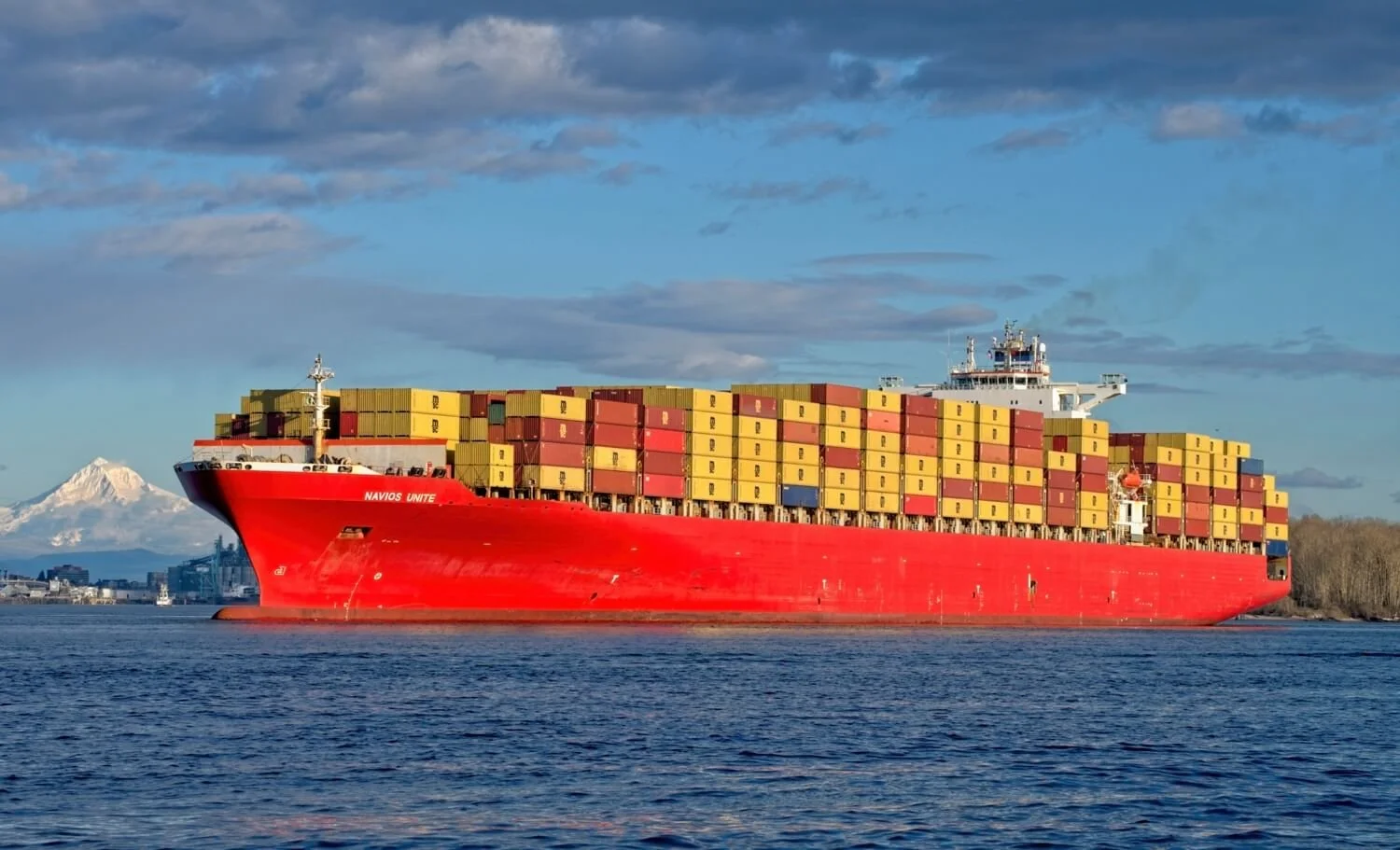 Navios outbound
