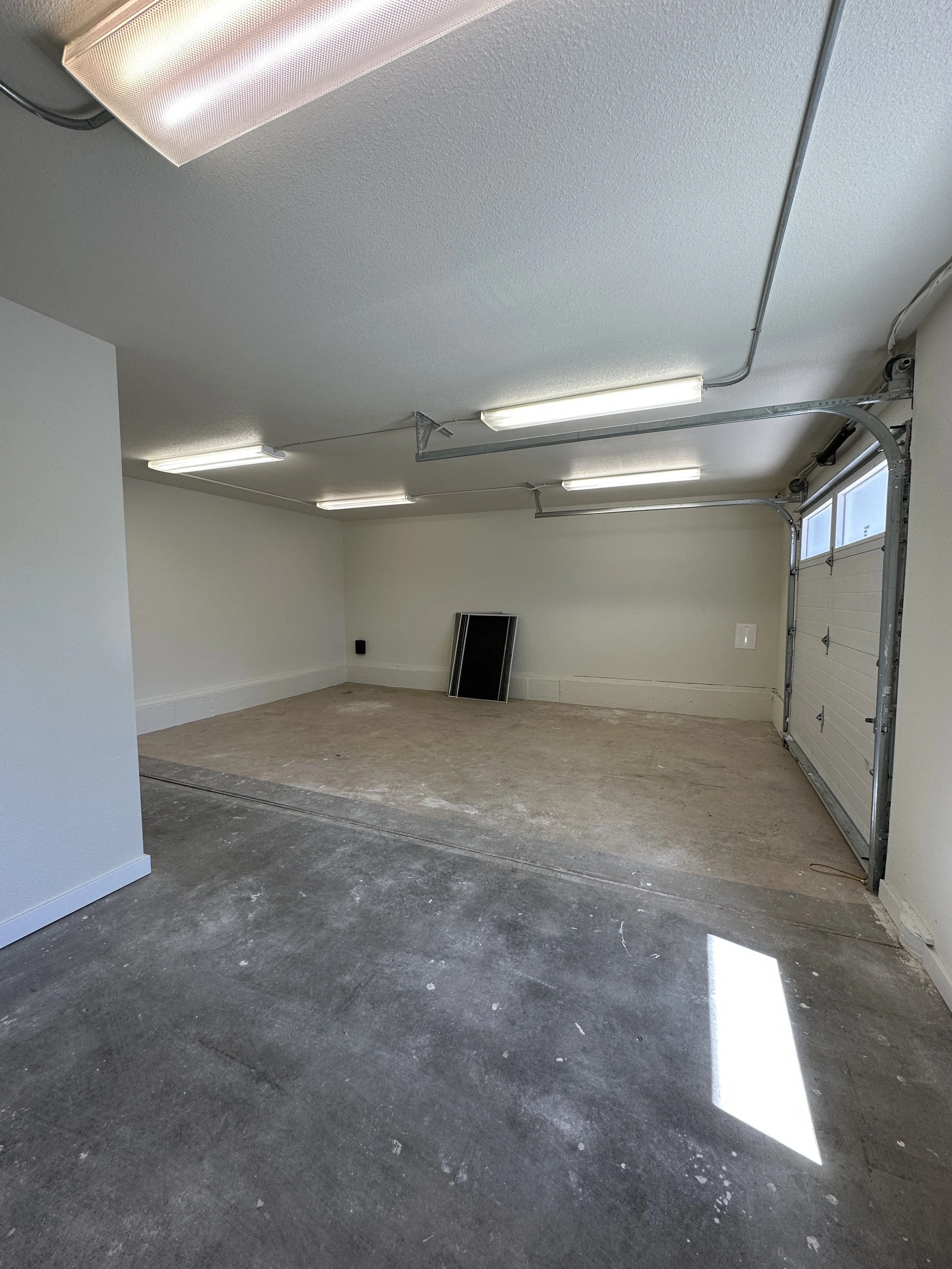 Employee room before .JPG