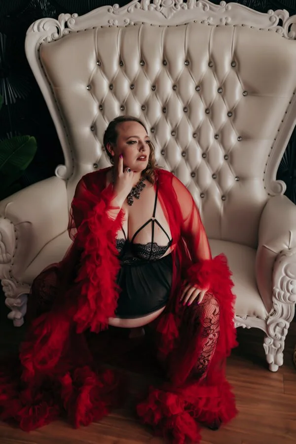 Aug2023_Miss-Ms-Boudoir-Experience-Blog__Samantha-Turner-Photography__6.jpg