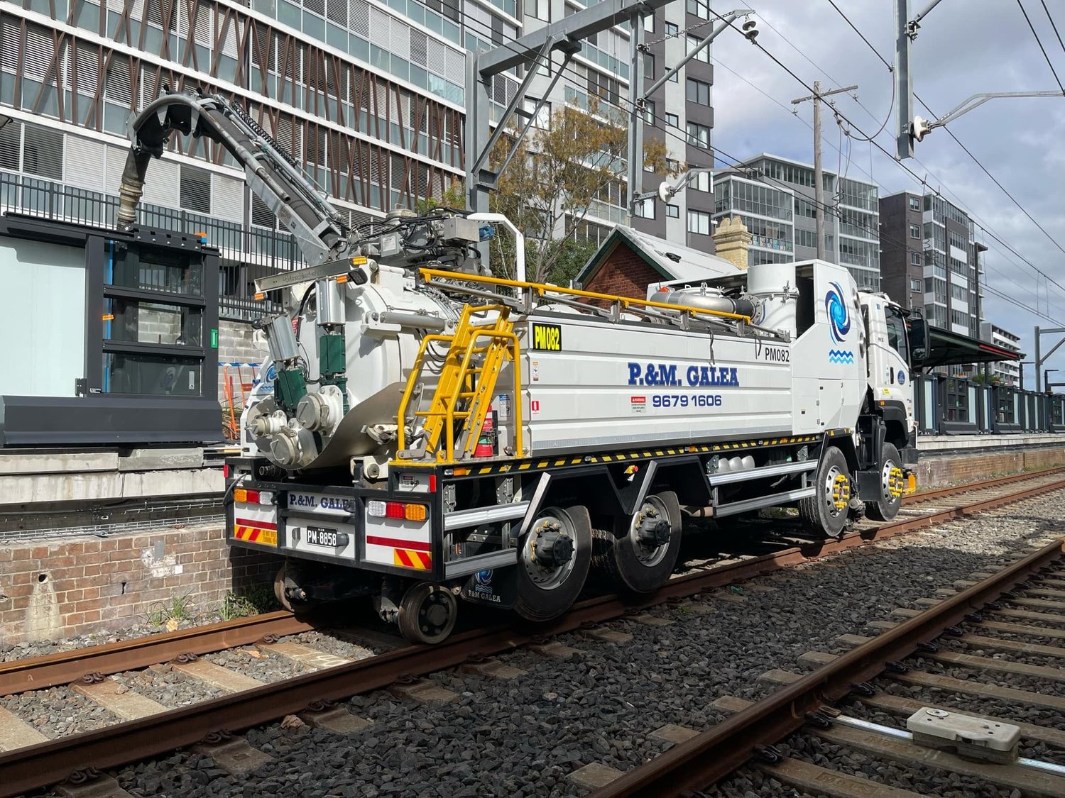 Hi-Rail Equipment Services | Hire Hi-Rail Vacuum Truck