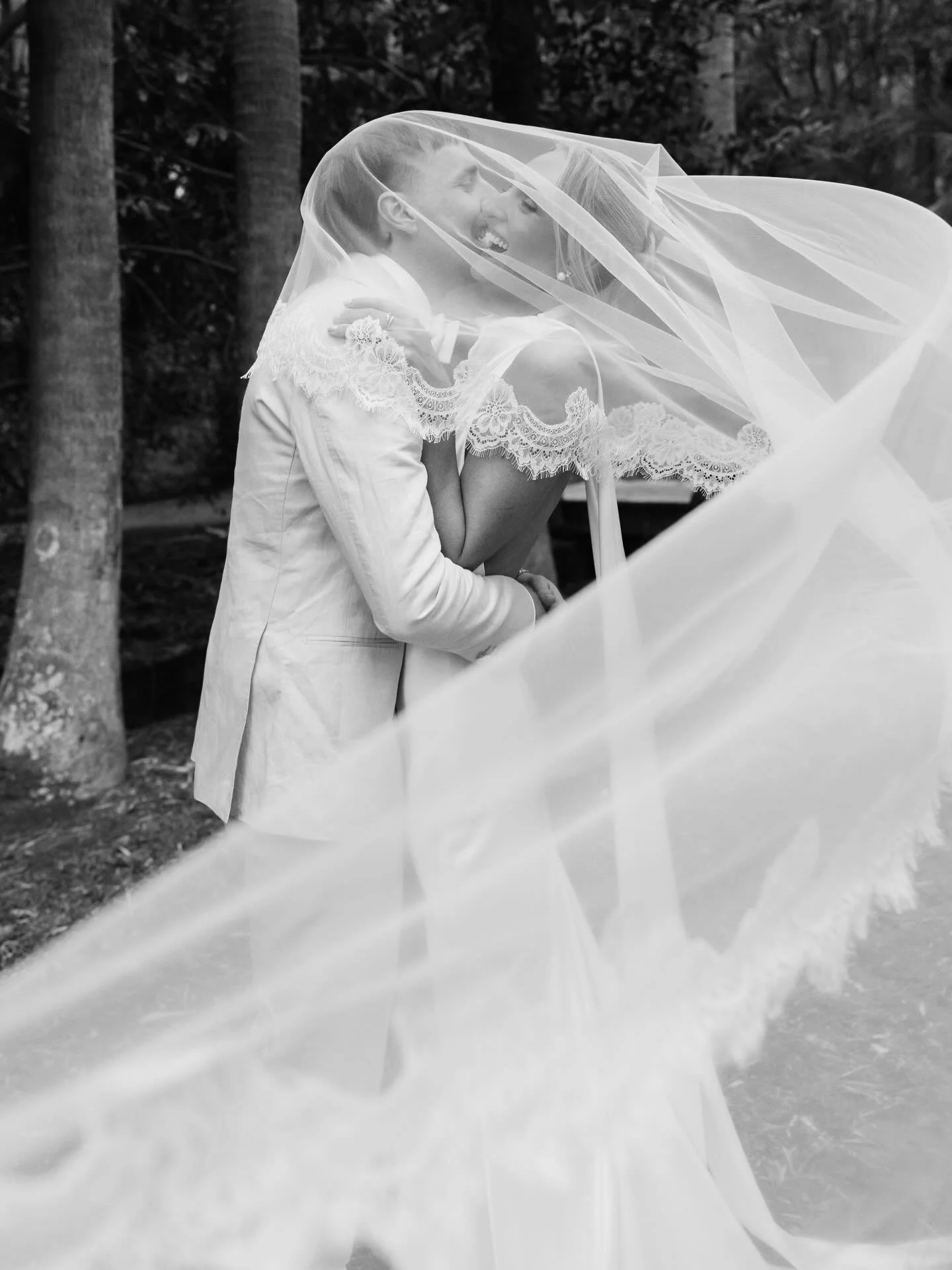 Wind swept moments - Poppy &amp; Oscar 💍
A chic, coastal dream ✨ menus / table numbers / seating chart ✨

Wedding Stylist &amp; Coordinator @paloma.eventco 
Venue &amp; Catering @dunespalmbeach 
Photographer	@luminousmoments_ 
Florist @by.mag.nolia 