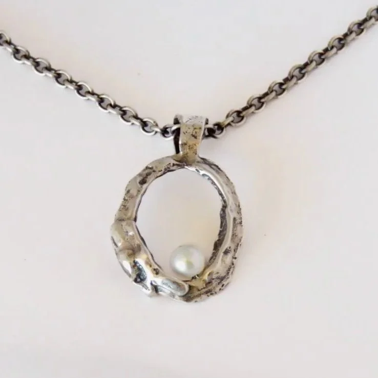 Organic shell with pearl center