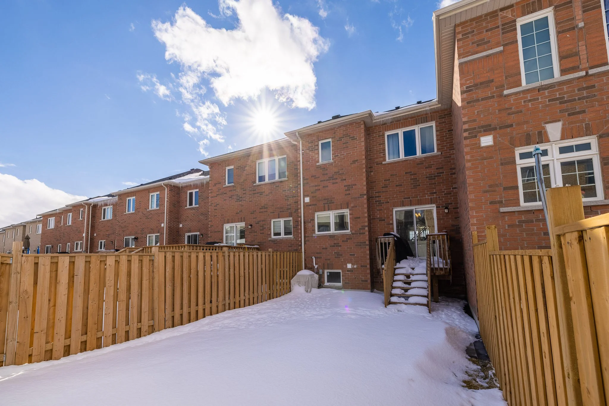 149 Taucar Gate Bradford Ontario