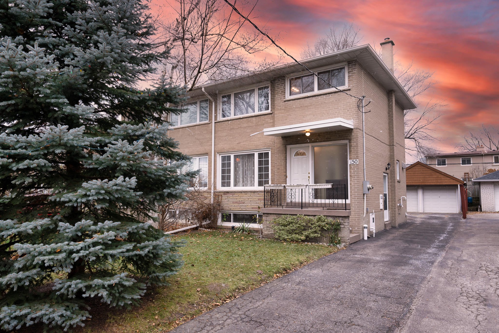 150 Lynedock Crescent North York