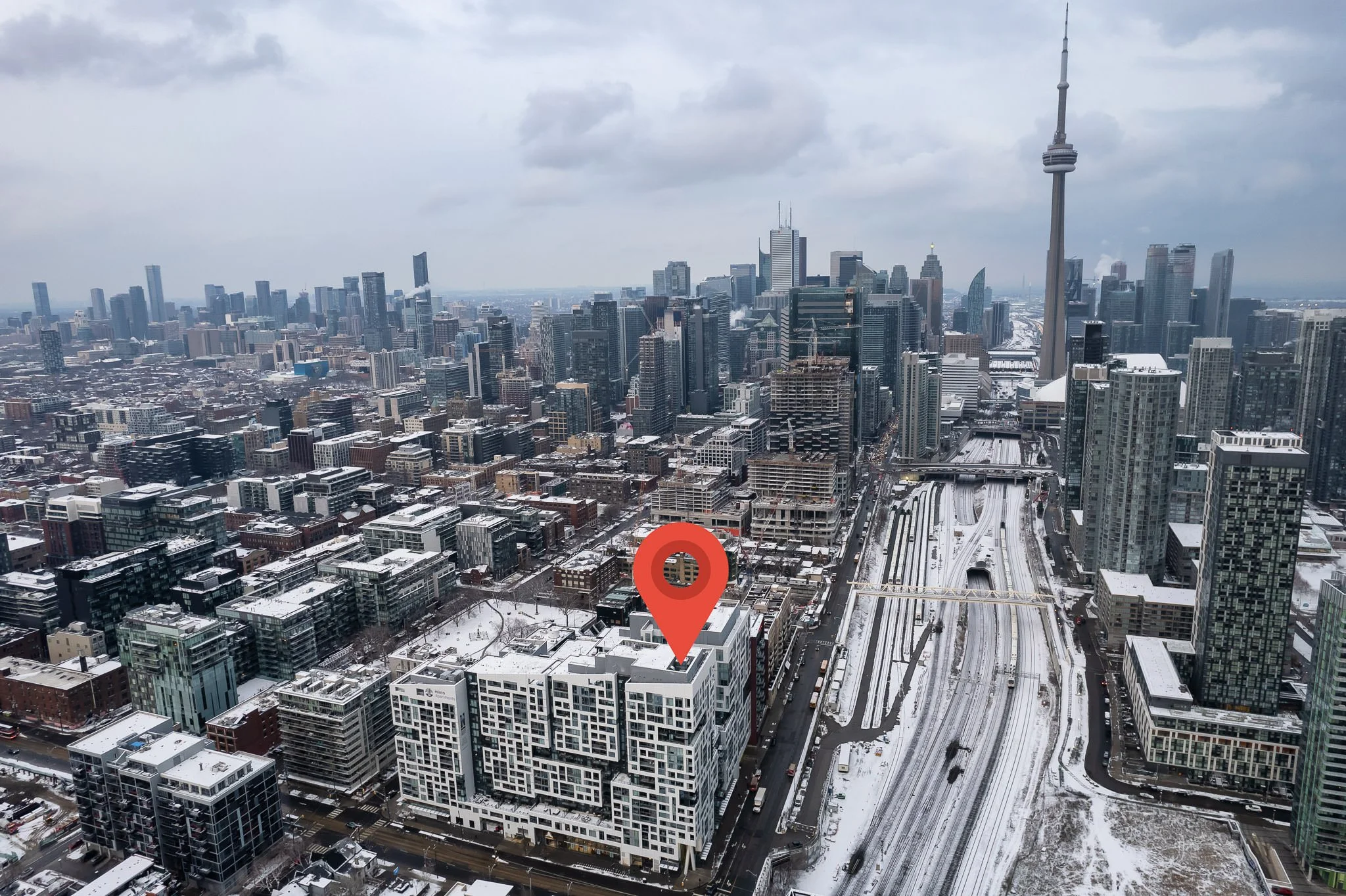 512 - 27 Bathurst Street Toronto