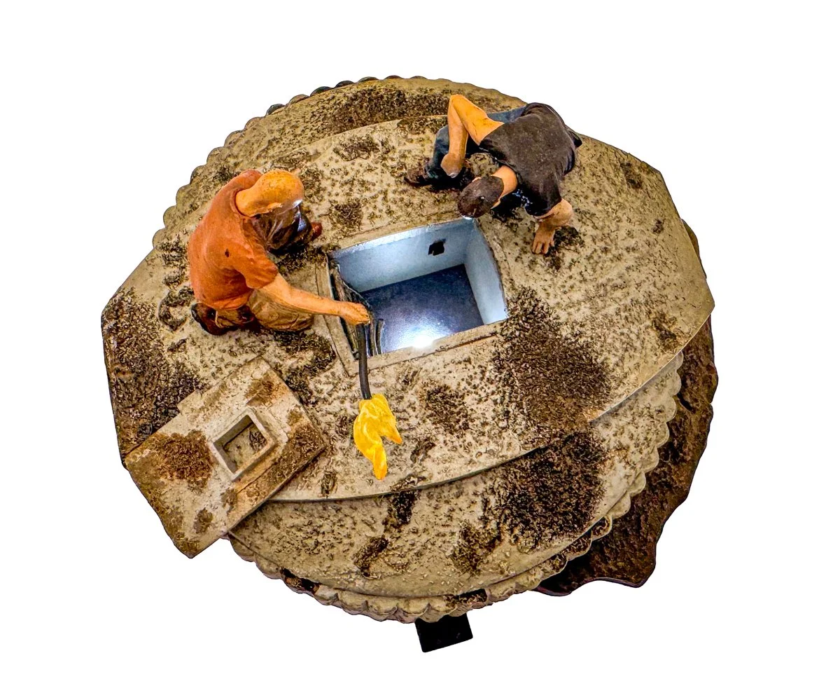 HWAug Lost hatch light from below-1-3.jpg