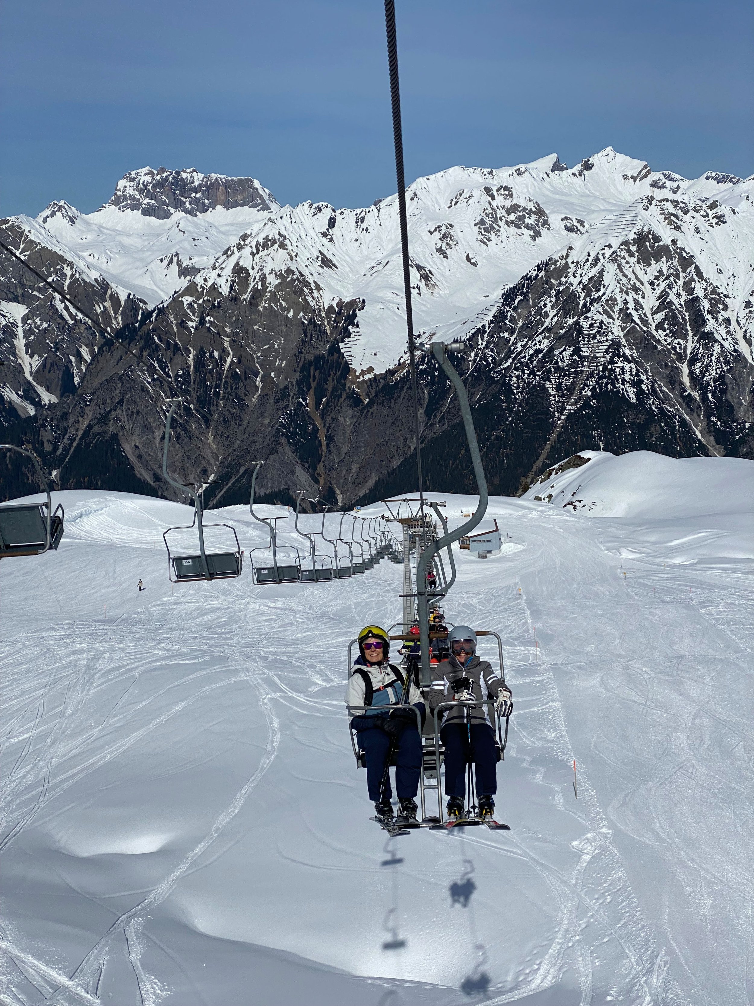 Beate Ströhle – Beim Skifahren am Sonnenkopf in Vorarlberg.