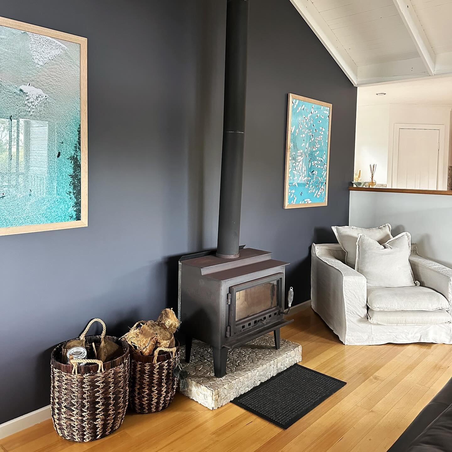 This cozy family-friendly Gnarabup beach house has last minute availabilities through September 🤍 Book direct via our website to save on service fees.