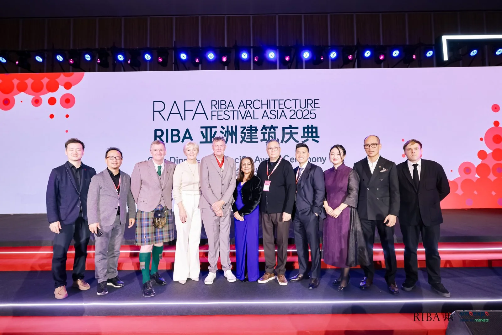 16215972 gala dins9.jpg