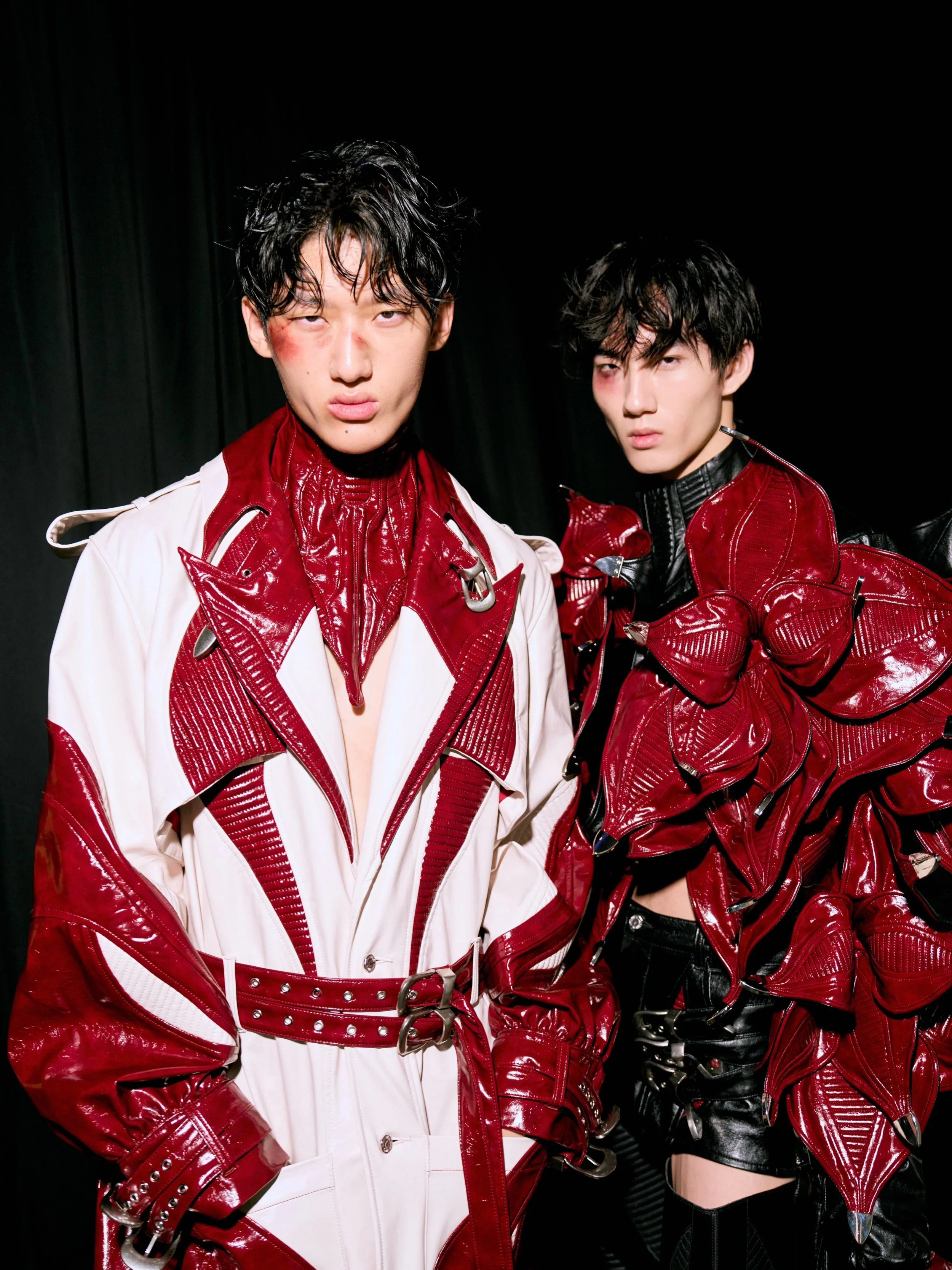 ANGUS TSUI SS27 ‣
/ 404: Ha Ha Haunting / Backstage ‣ 

They are not just models. They are collaborators. They are the bodies that wore the wounds, the skin, the darkness. 

Backstage, they helped each other buckle, lace, adjust, breathe. They held e
