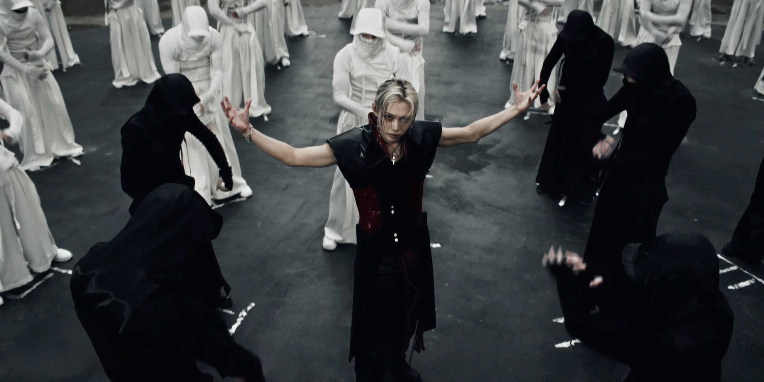 Stray Kids《 RUN IT 》Music Video - Felix