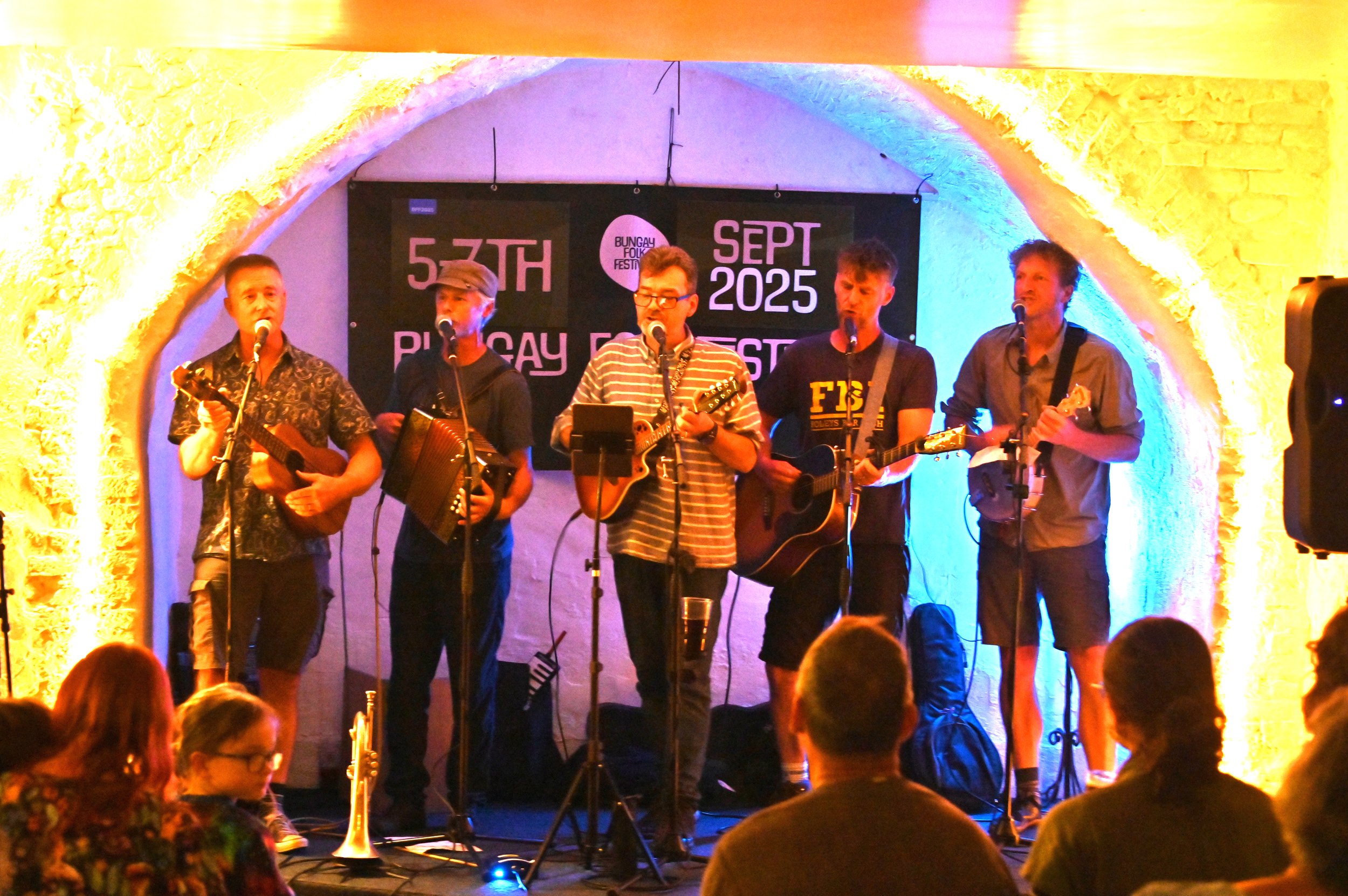 Rattlebox_2025-09-06_Three Tuns (1).JPG