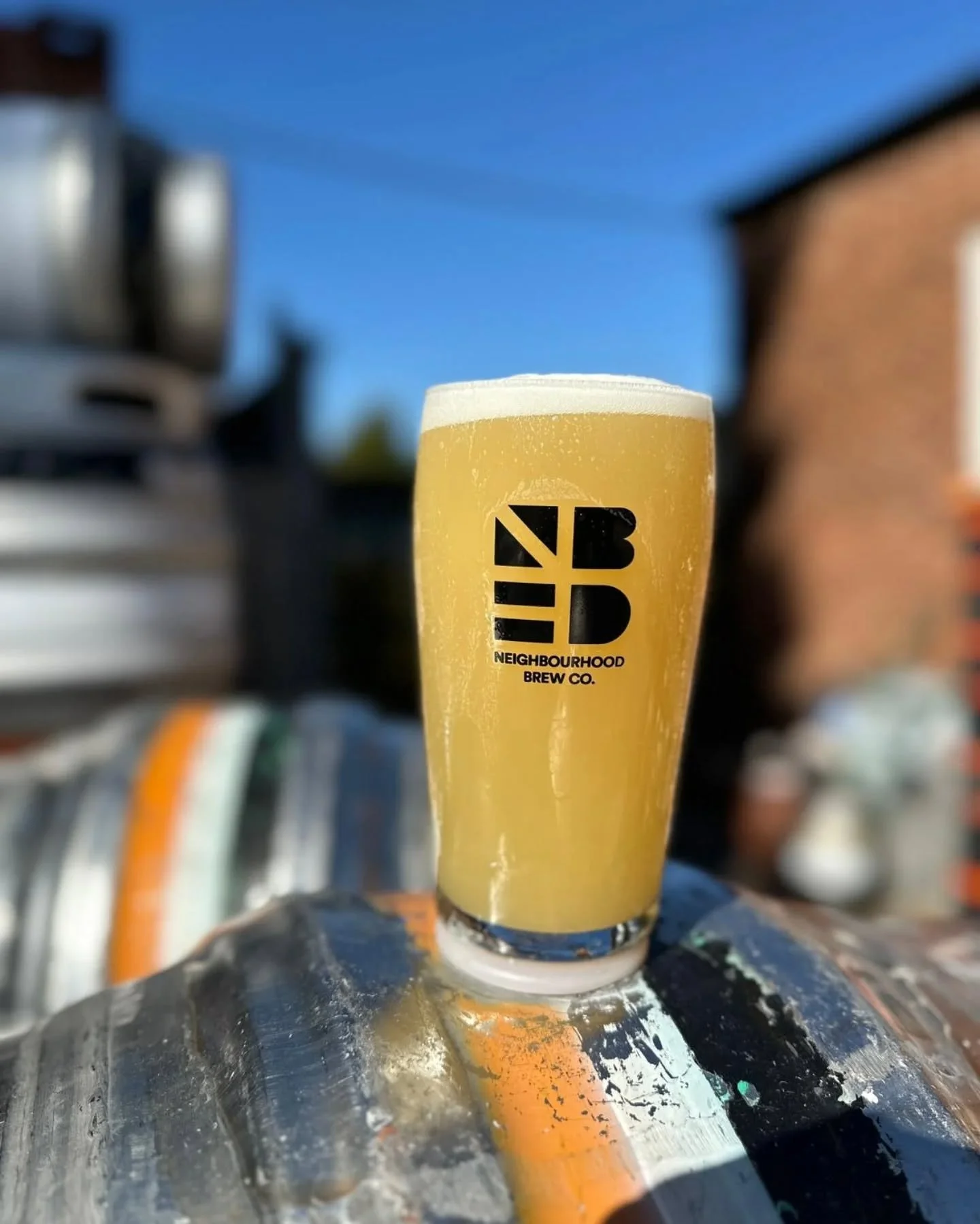 // CITY LIGHTS // 4.5%

Another beauty is back in stock 💜

Our Session IPA is packed full of body and flavour. Giving notes of gooseberry and tropical fruits, brewed using a low colour malt bill to give a lovely light yellow colour 👌

Wai-iti hops 