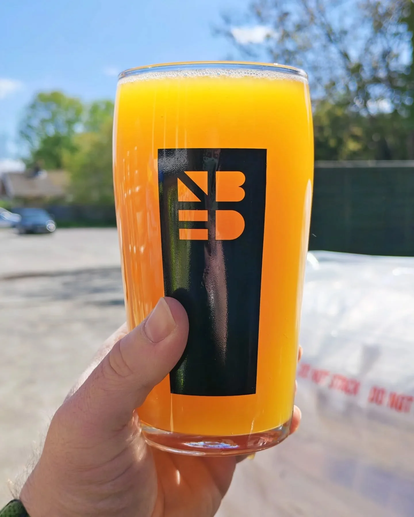 // FAR FROM HOME // 4.8%

The next iteration of our Far From Home series of fruited sours. This little thing is PACKED with all the Alphonso Mango puree we could get our hands on 🥭 🥭 🥭 

Expect ripe mango and tropical notes with a tart kick 🧡

Av
