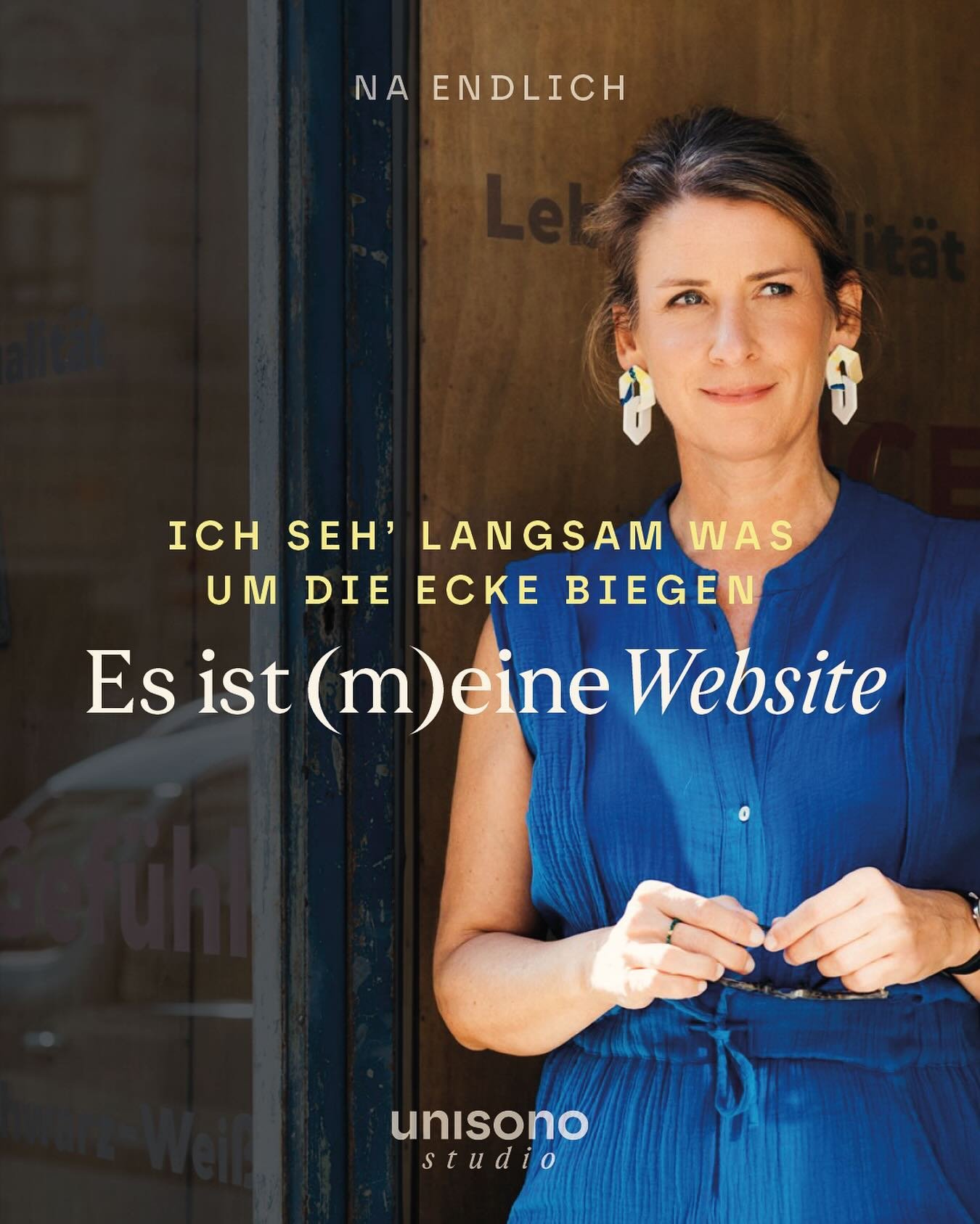 Coming VERY 🔜 
Meine Website geht nach l&auml;ngerer Bauphase in K&uuml;rze &uuml;ber in die Testphase&mdash;sprich ONLINE(!)&mdash; und ich freu mich sehr darauf, sie mit euch zu teilen ☻ 

Excitement-level: high

Foto: Marie Menz

#graphicdesign #