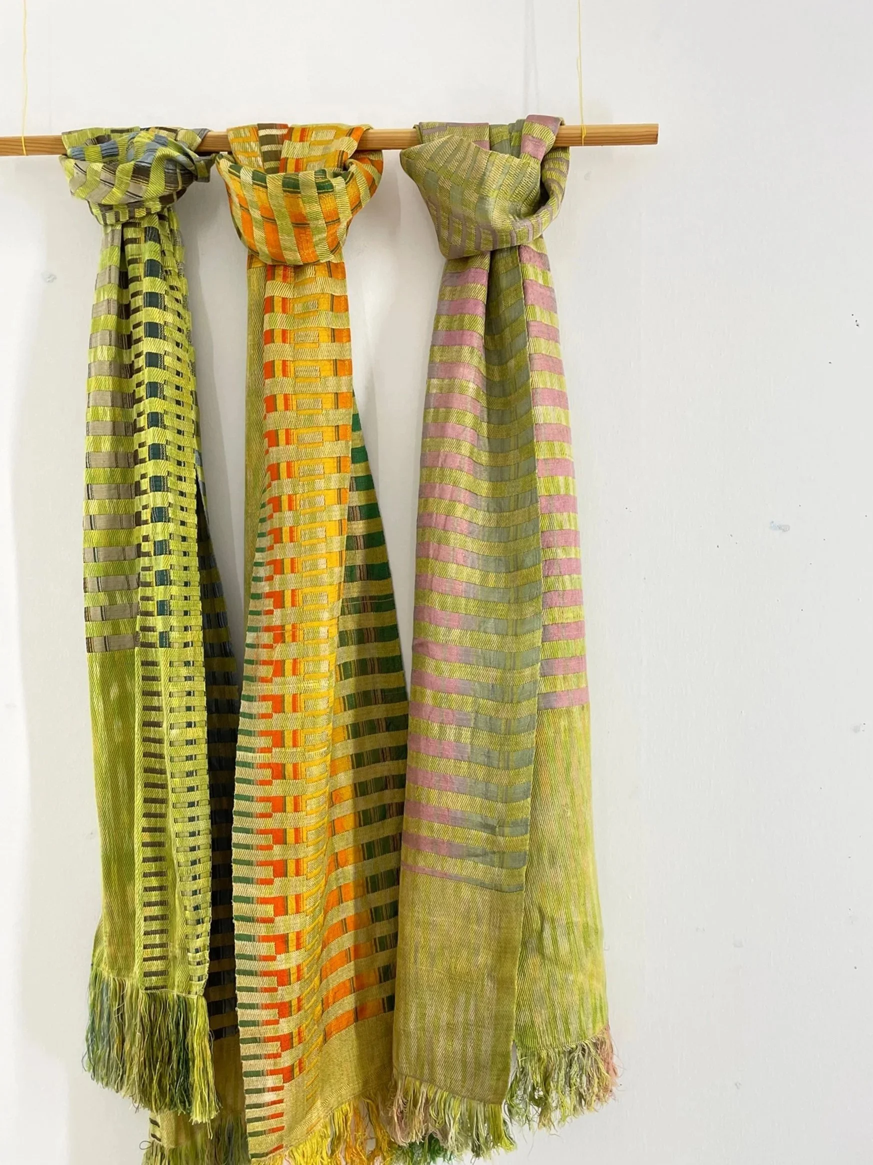 Ratio weaving hand woven and handdyed silks